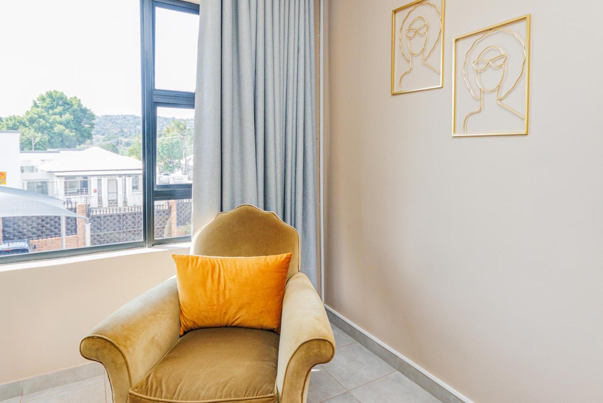 Airville Luxury Apartments, 7Min Drive To Cresta Mall *
