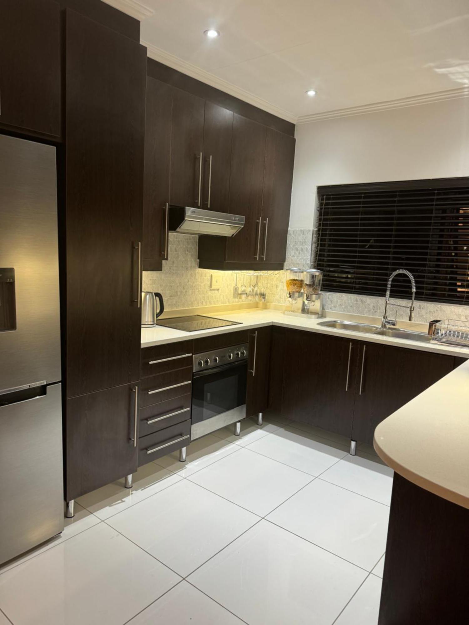 2 Bedroom Near Monte Casino Apartment