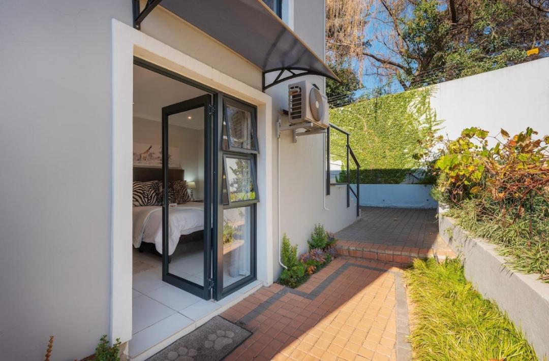 Apartment Hamilton Ave, Sandton, Joburg Johannesburg