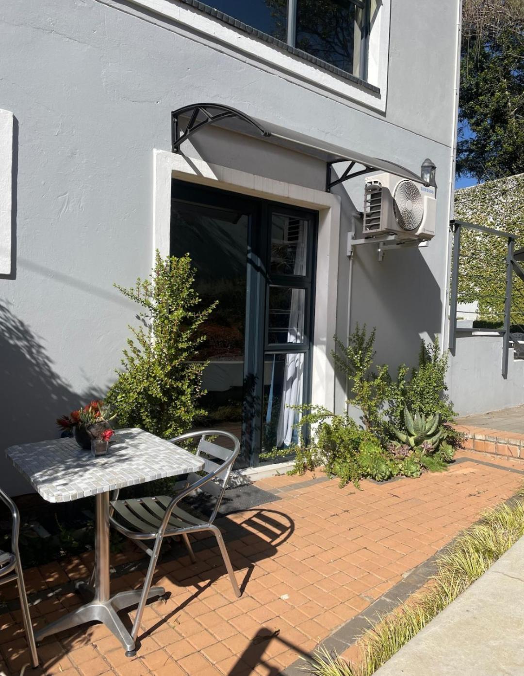 Hamilton Ave, Sandton, Joburg Apartamento