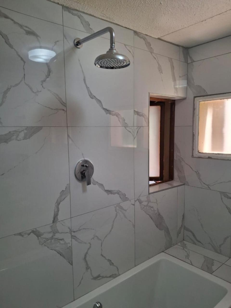 Modern Comfort In Sandton Ở trọ *
