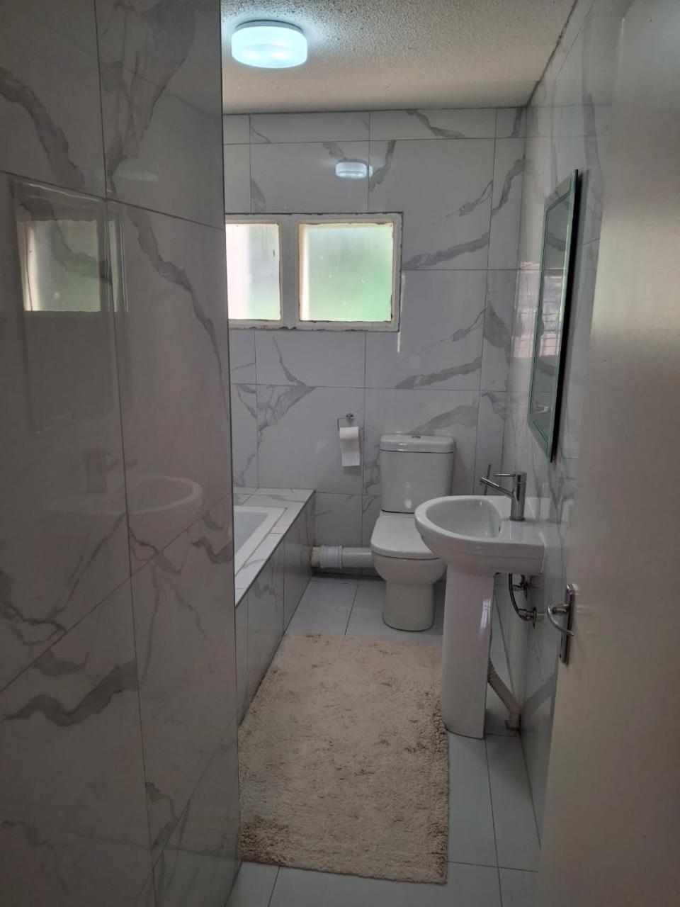 Ở trọ Modern Comfort In Sandton *