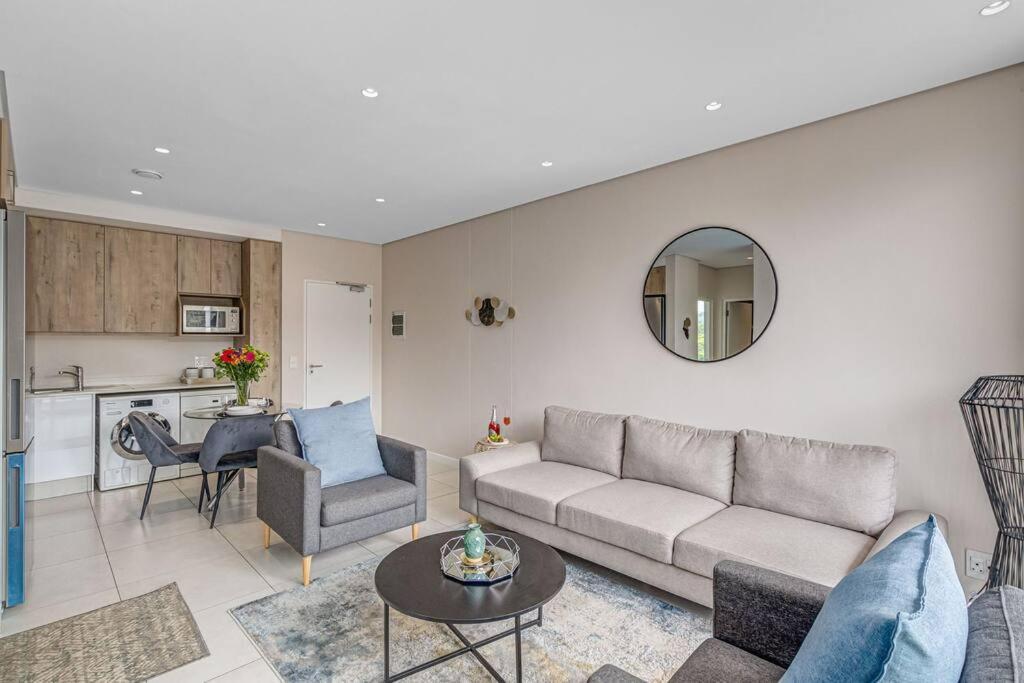 The Terrace 2 Bed - Sandton Gate Apartment *