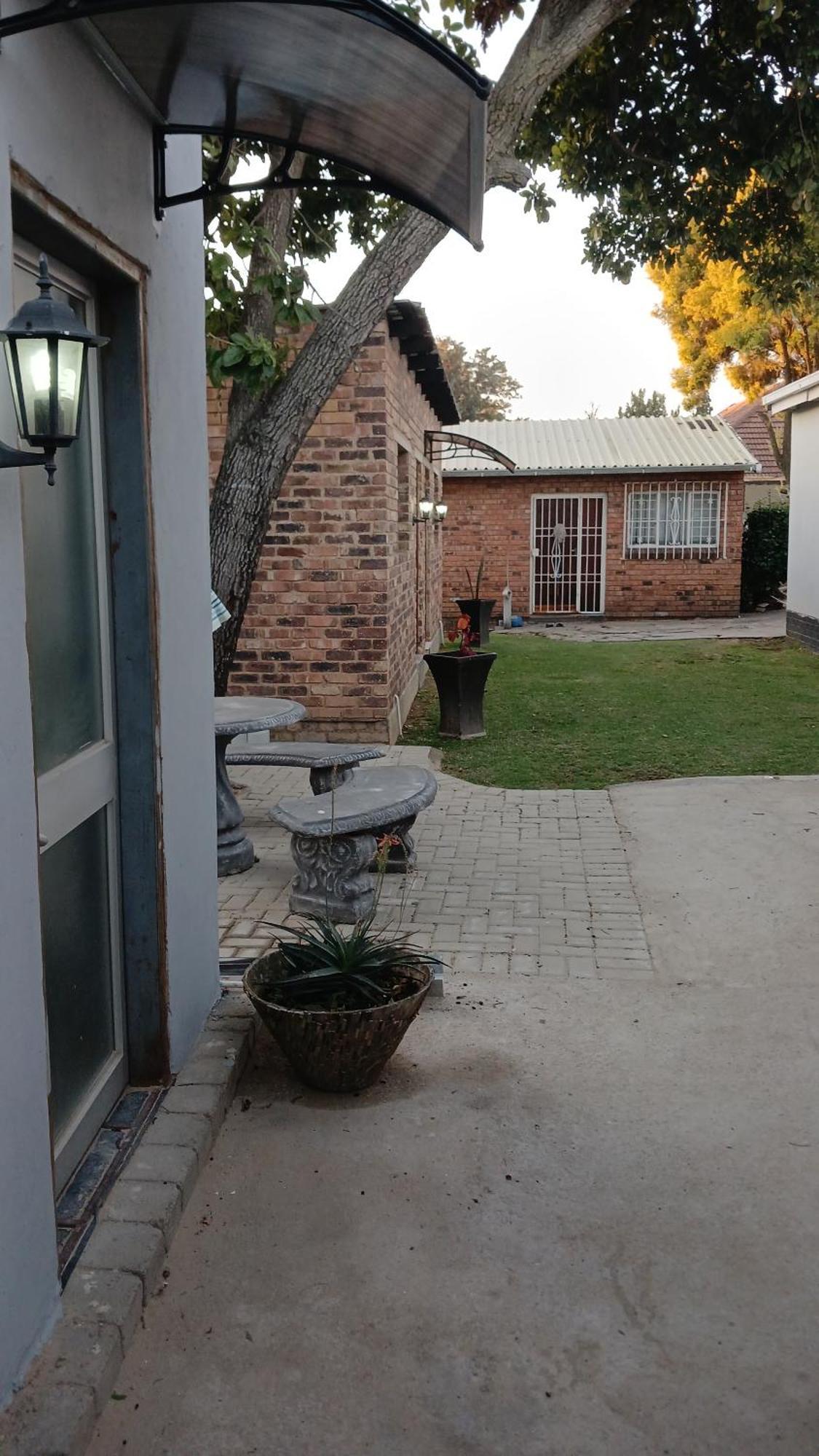 Coty And Reuben's Bed & Breakfast Johannesburg