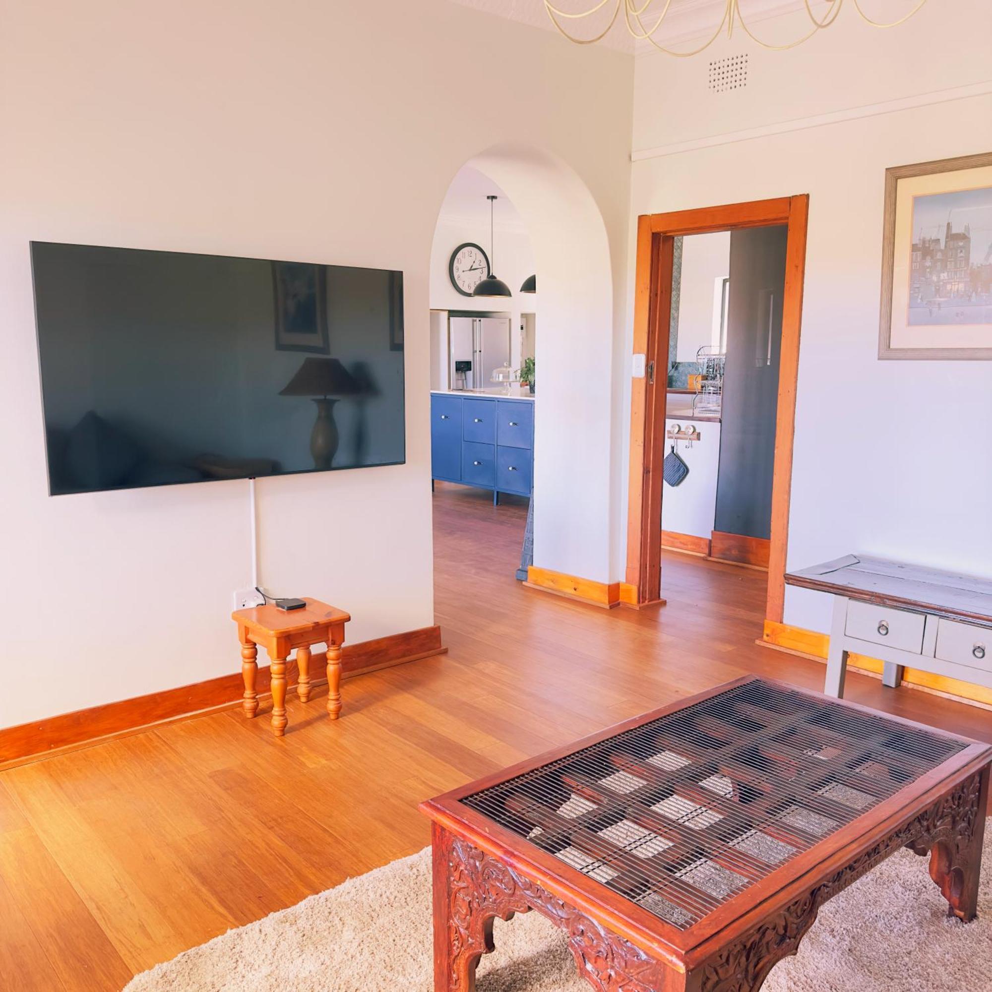 Phoenix On Juno Retreat Holiday home