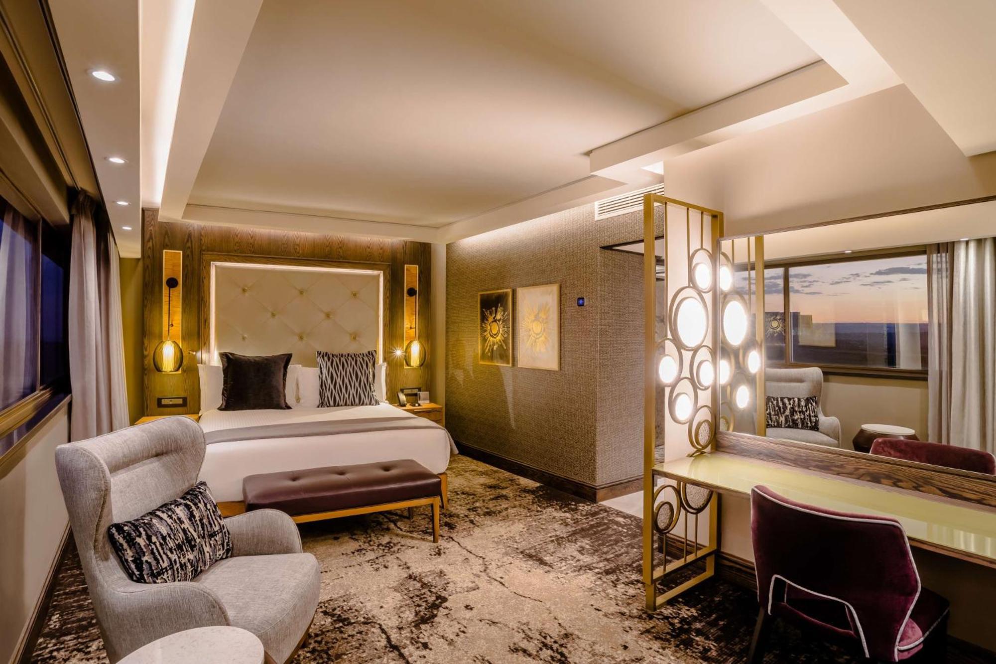 Hotel Sandton Sun And Towers 5*