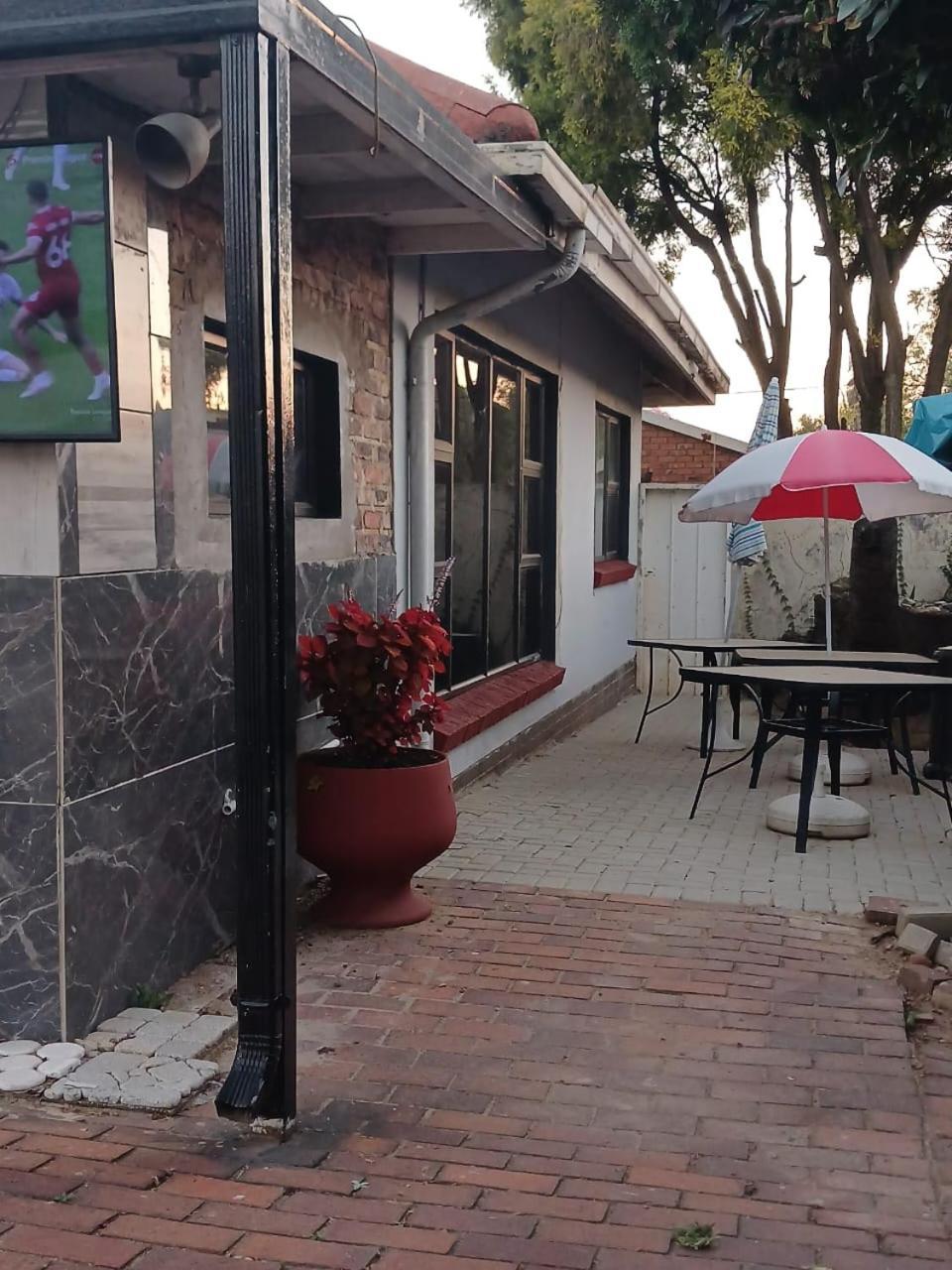 Coty And Reuben's Bed & Breakfast *