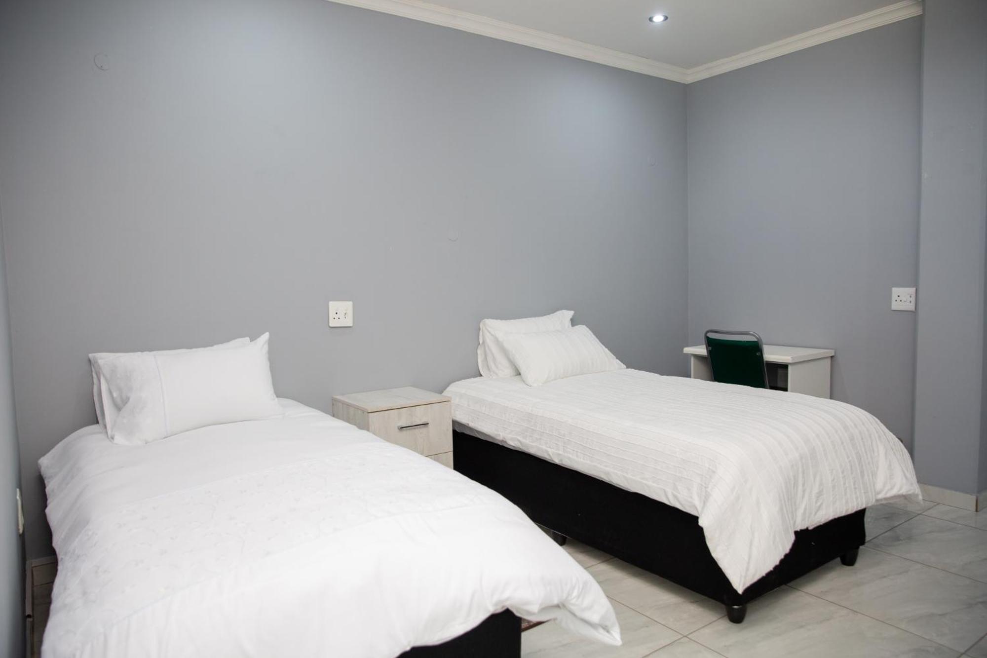 Glenanda Hostel *