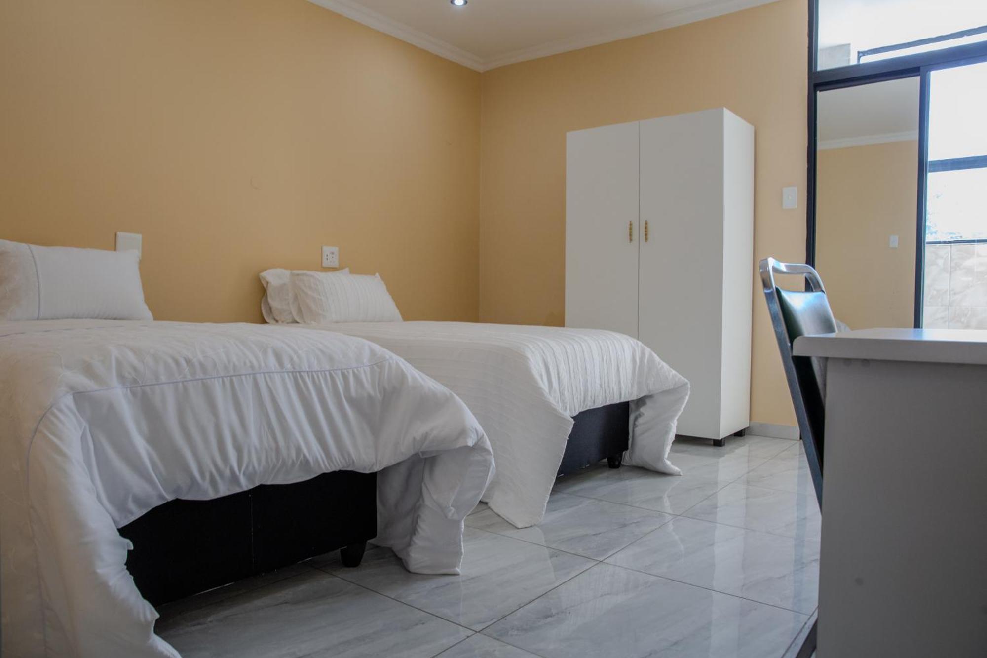 Glenanda Hostel *