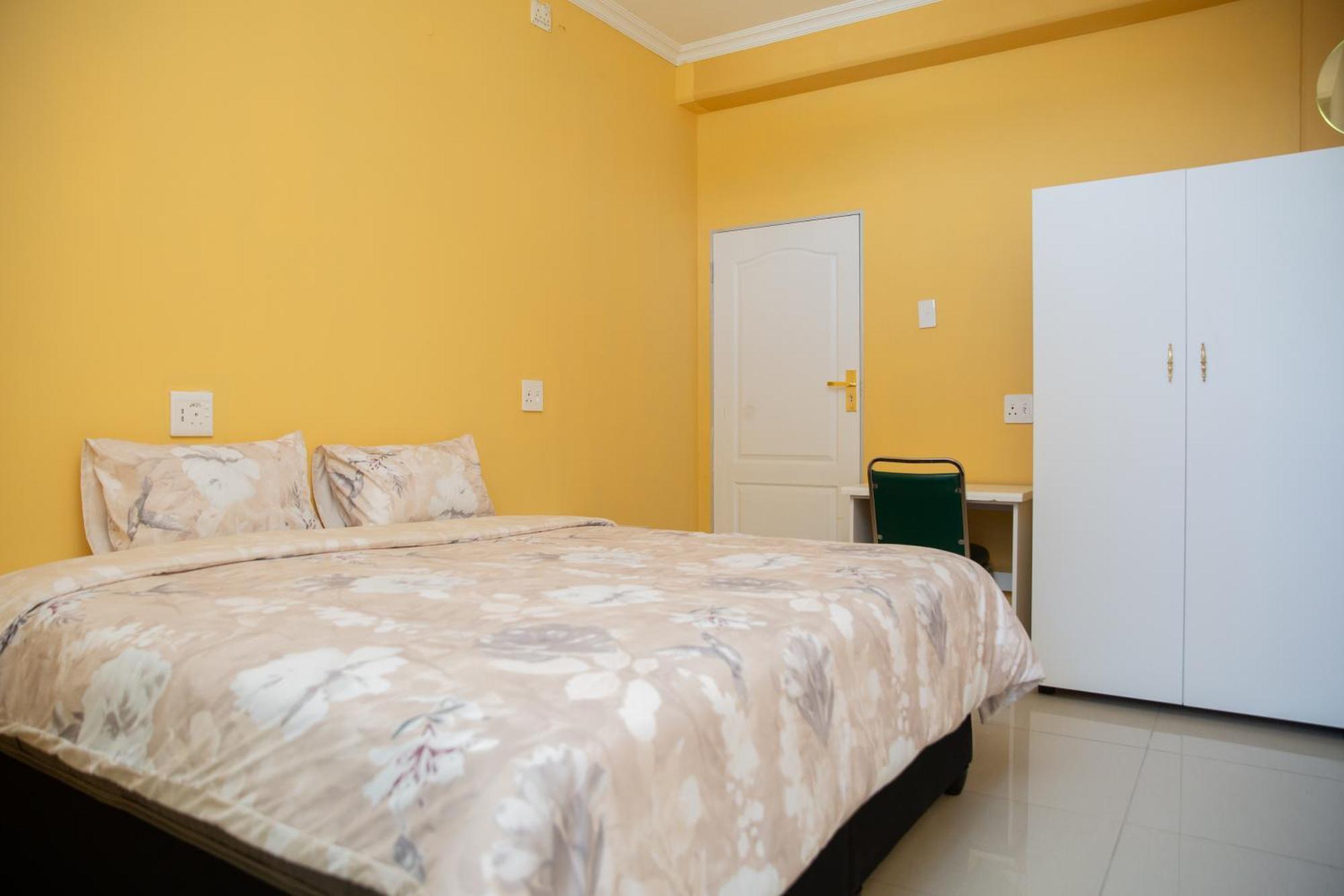 Glenanda Hostel *