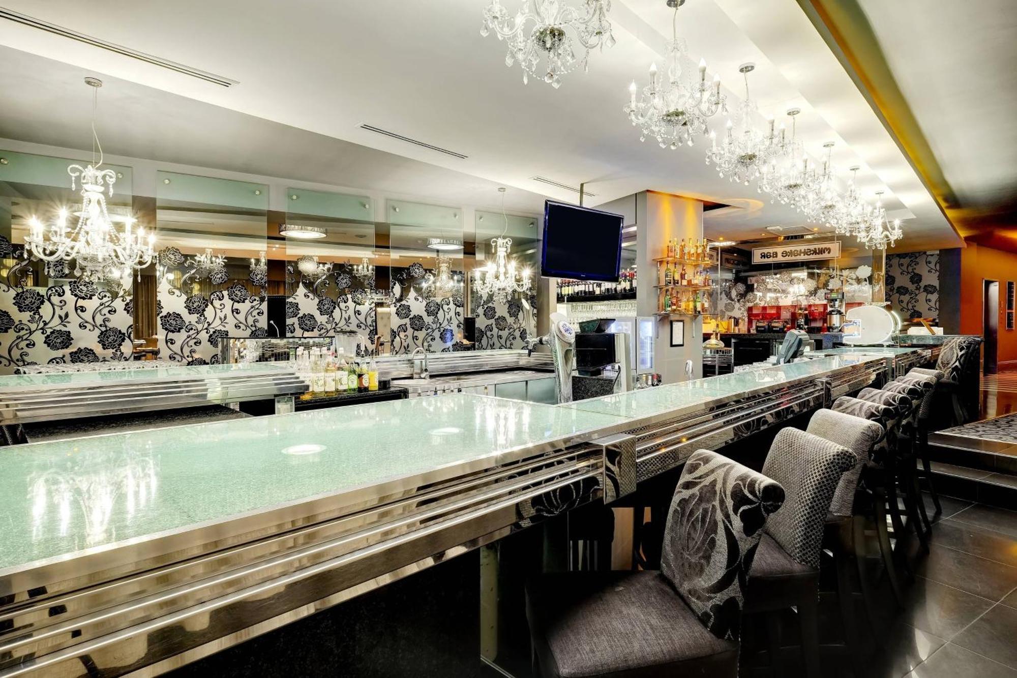 Protea Fire & Ice! By Marriott Melrose Arch Hotel 4*