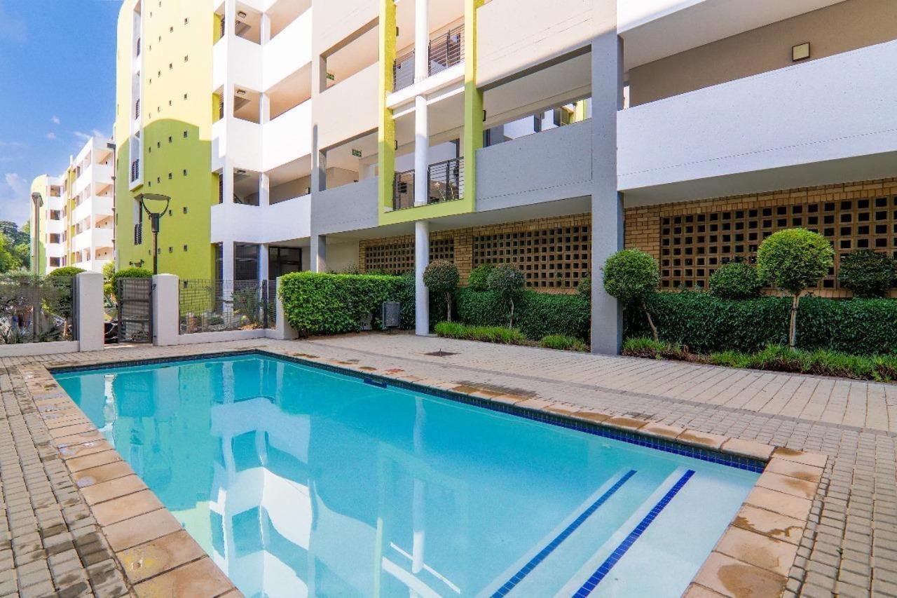 Apartment Roxy's Place Revonia Johannesburg