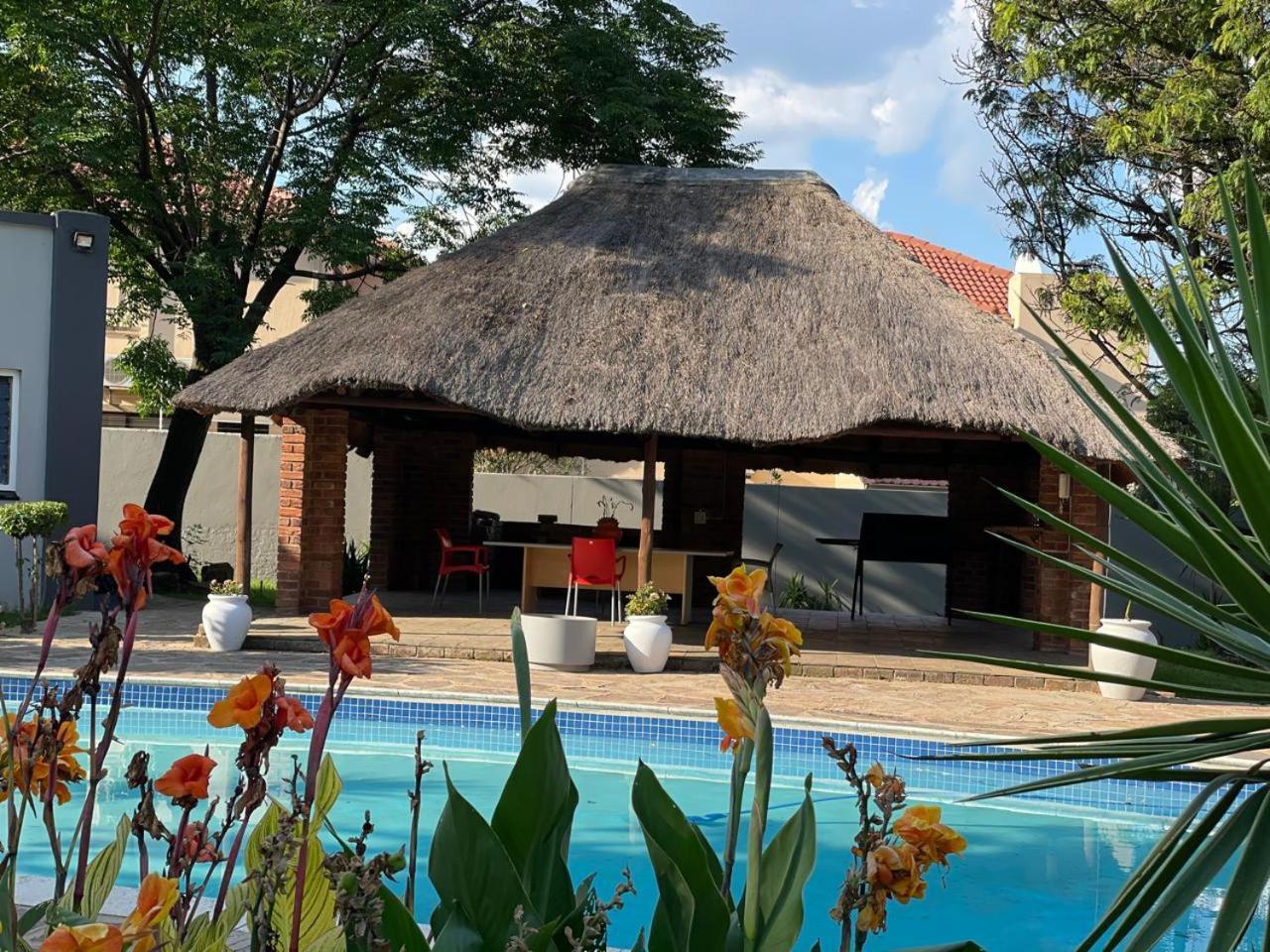 Zinziluxe Guest house Johannesburg