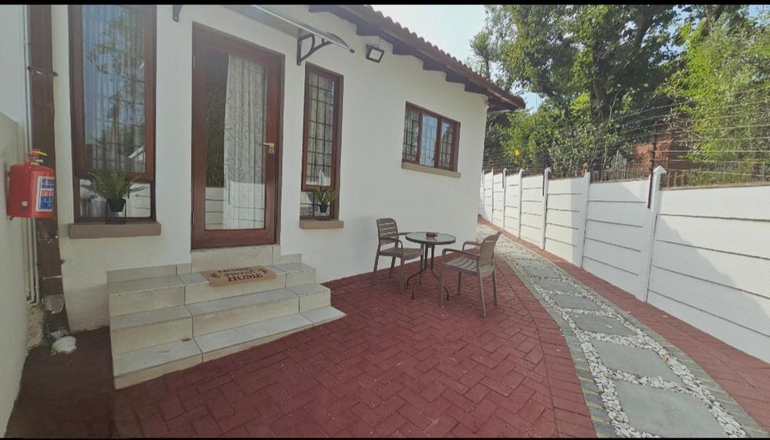 Bryanston Guest