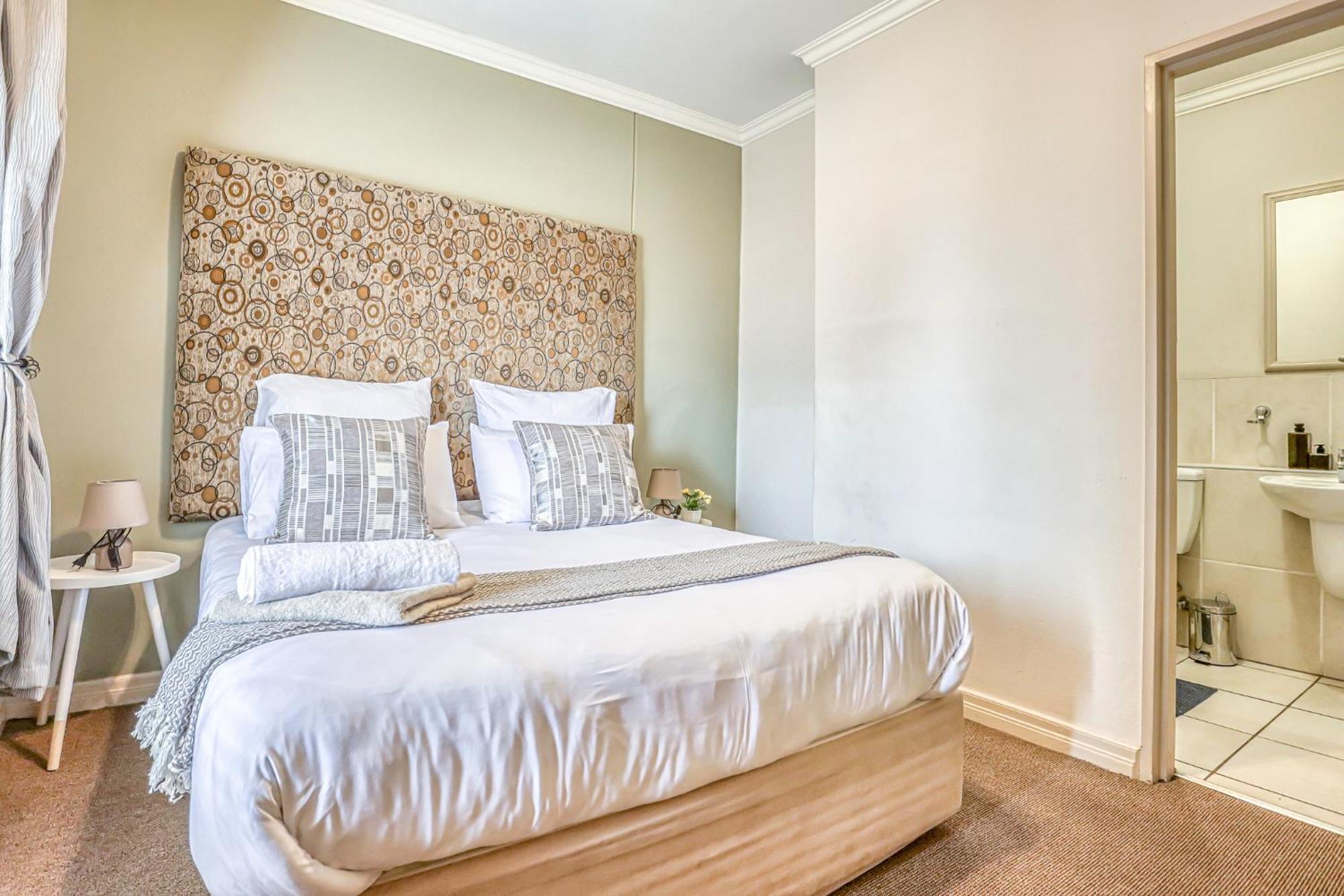 An Elegant 2-bedroom In Sandton * Johannesburg