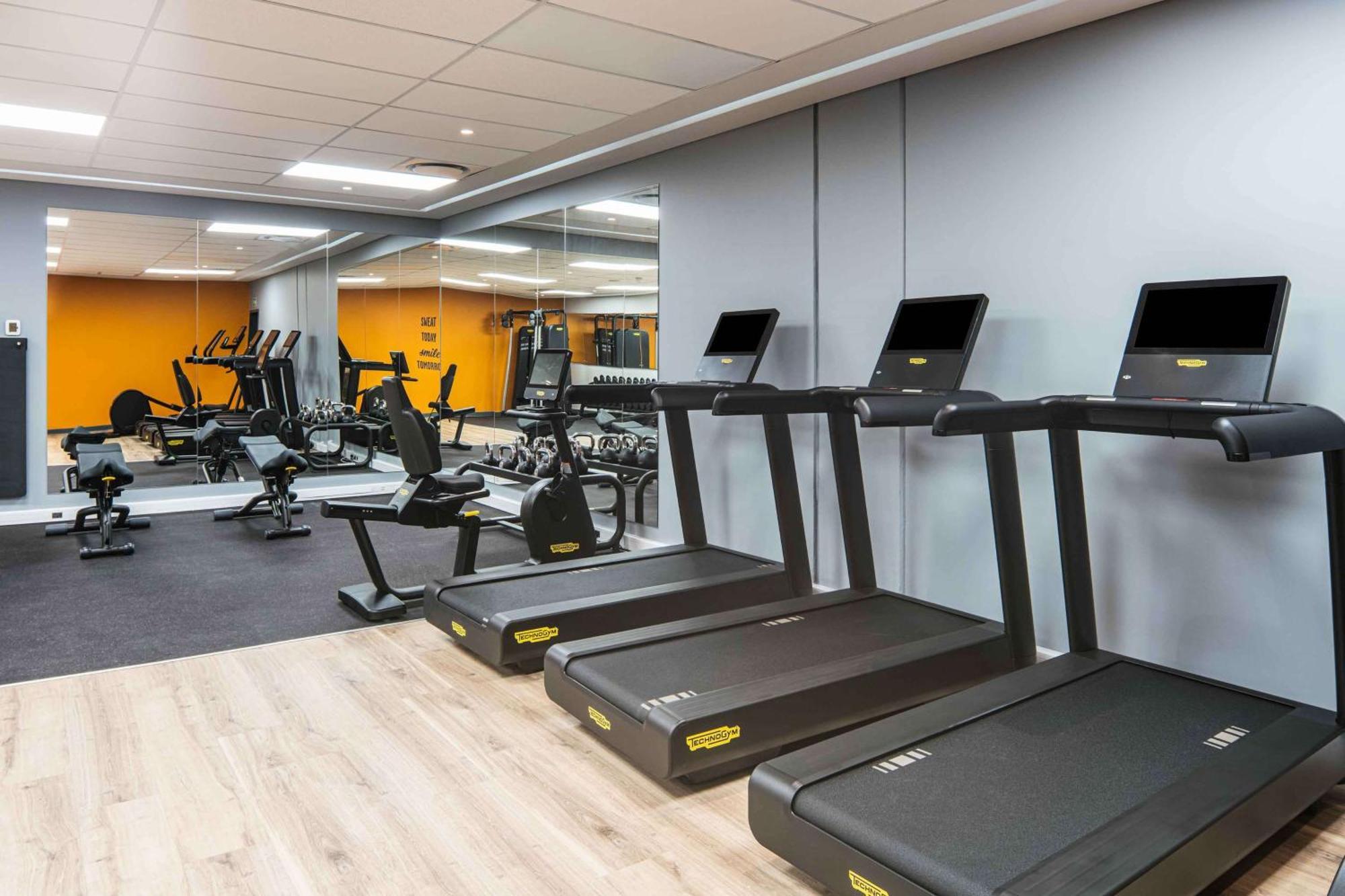 Hotel Hampton By Hilton Sandton Grayston Johannesburg