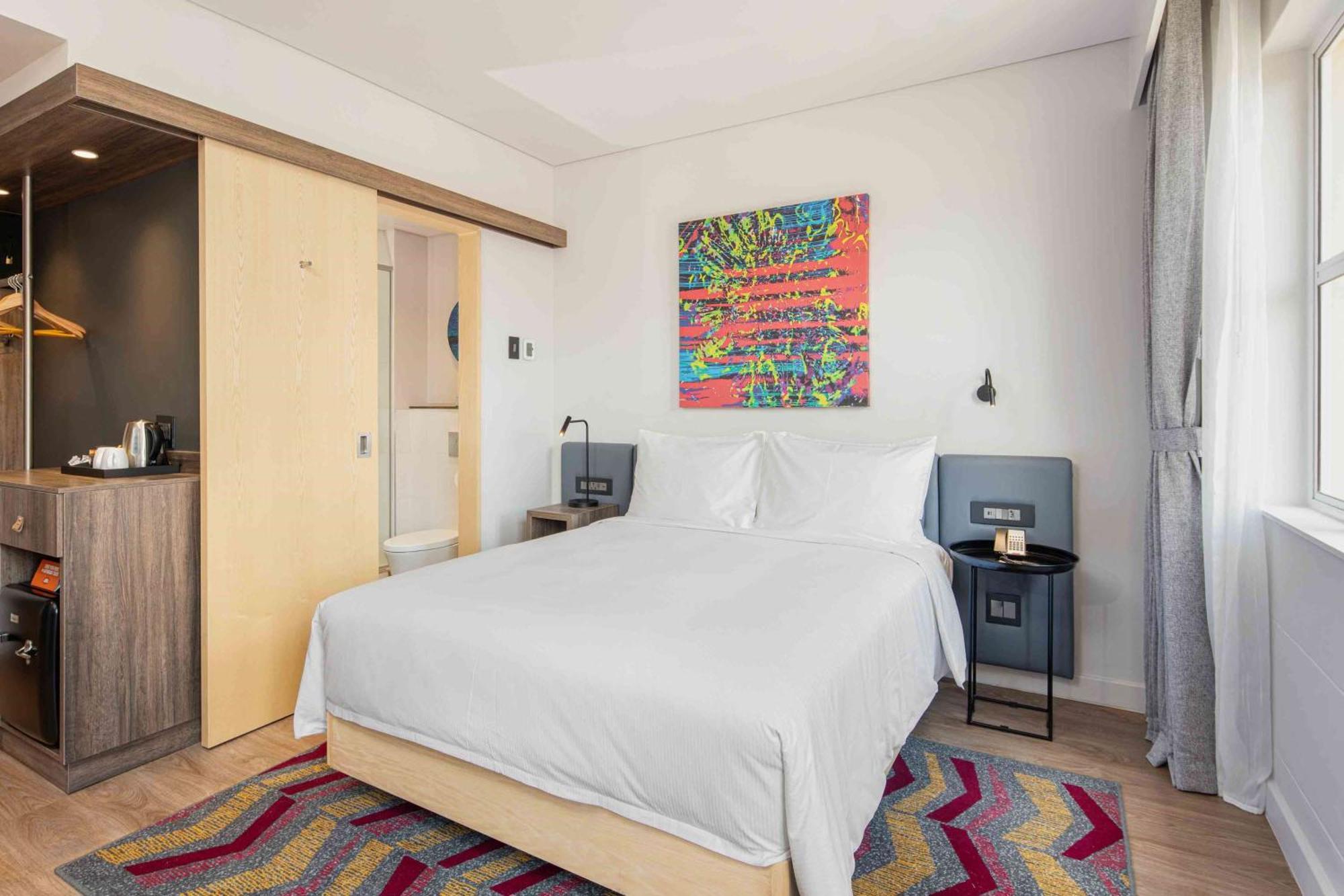 Hampton By Hilton Sandton Grayston