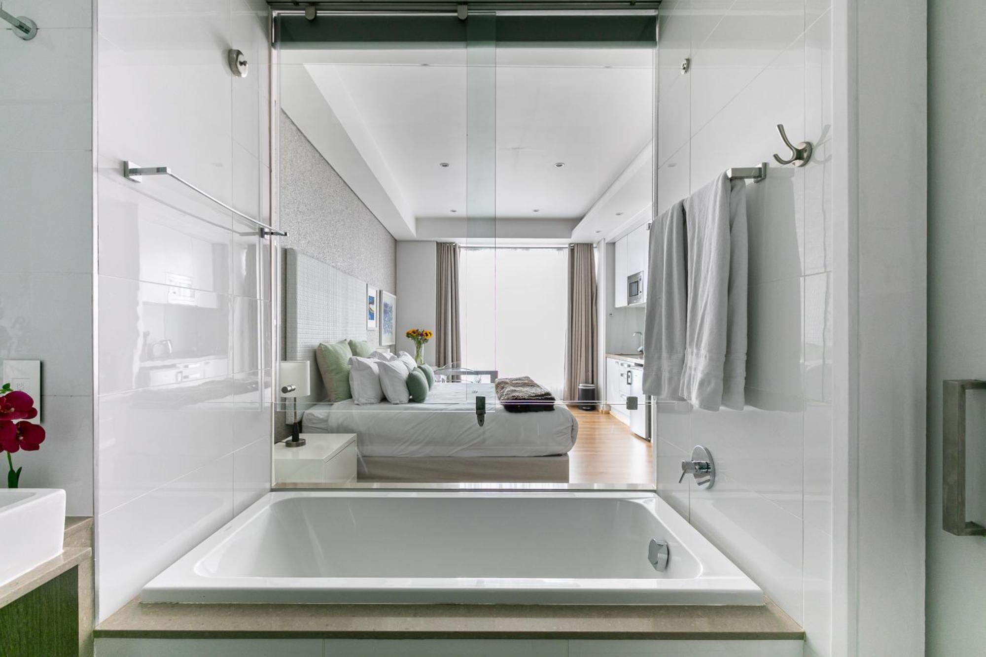 Skye Exclusive Service Căn hộ *