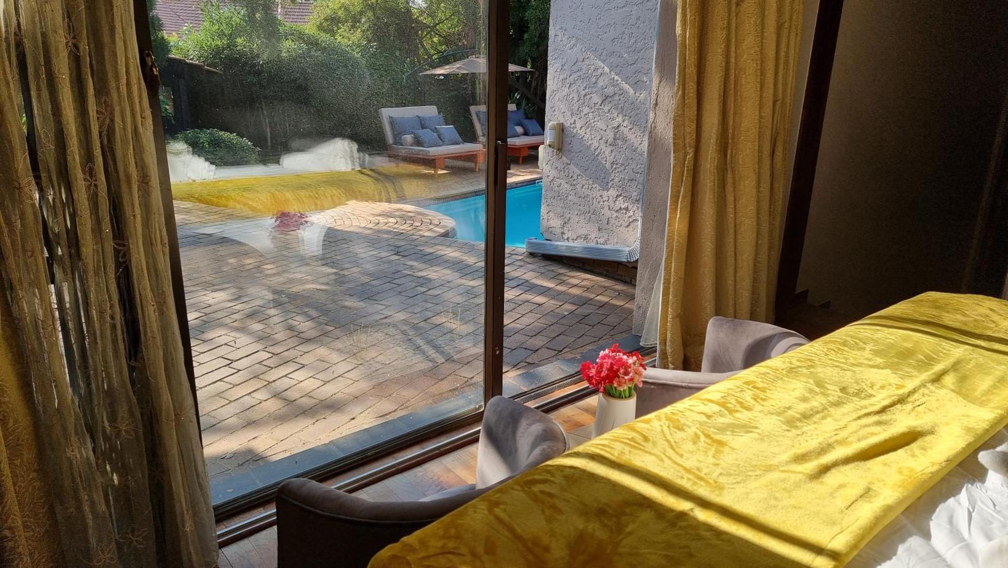 Holiday home Luxury Solar Powered With Pool And Sauna In Northcliff Johannesburg