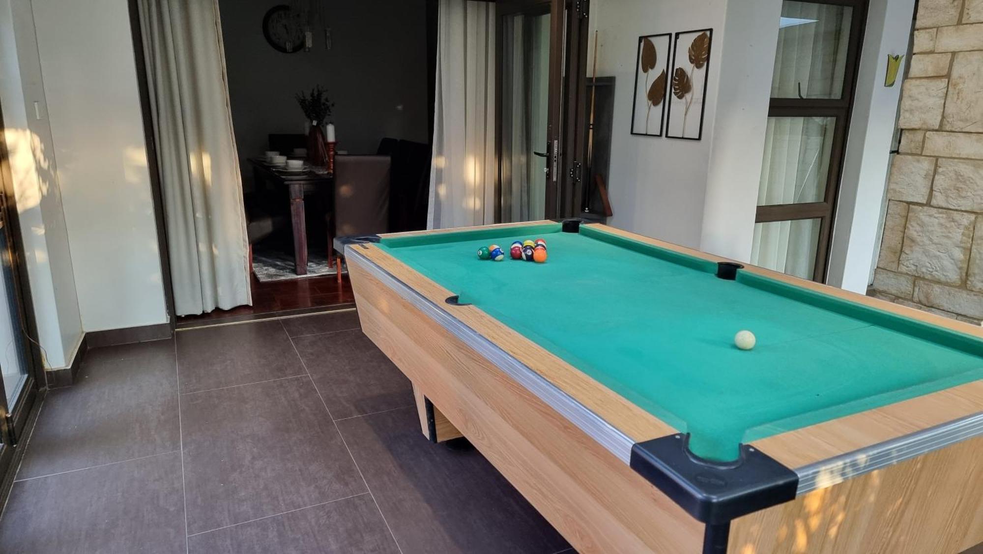 Luxury Solar Powered With Pool And Sauna In Northcliff