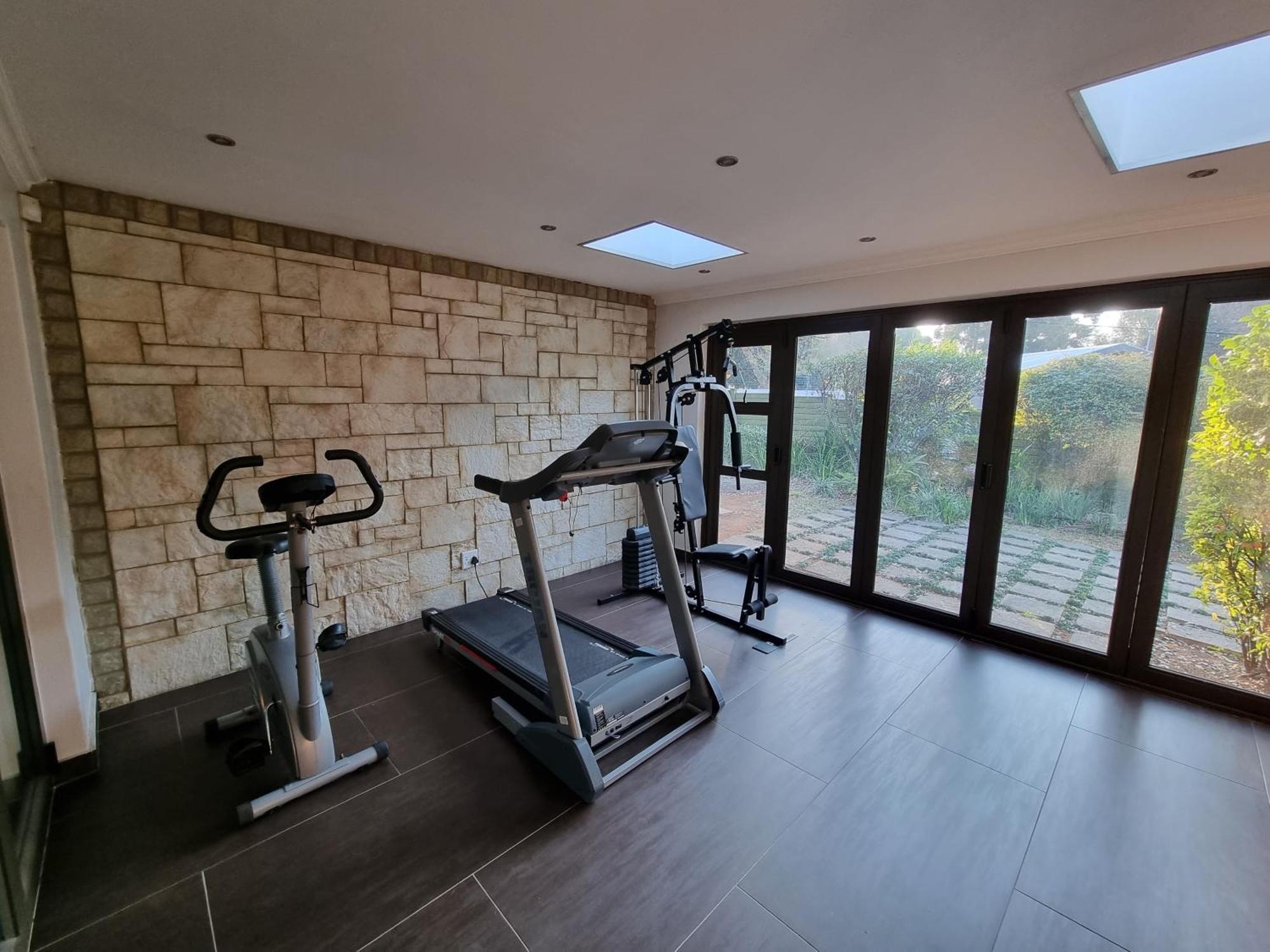 Holiday home Luxury Solar Powered With Pool And Sauna In Northcliff Johannesburg