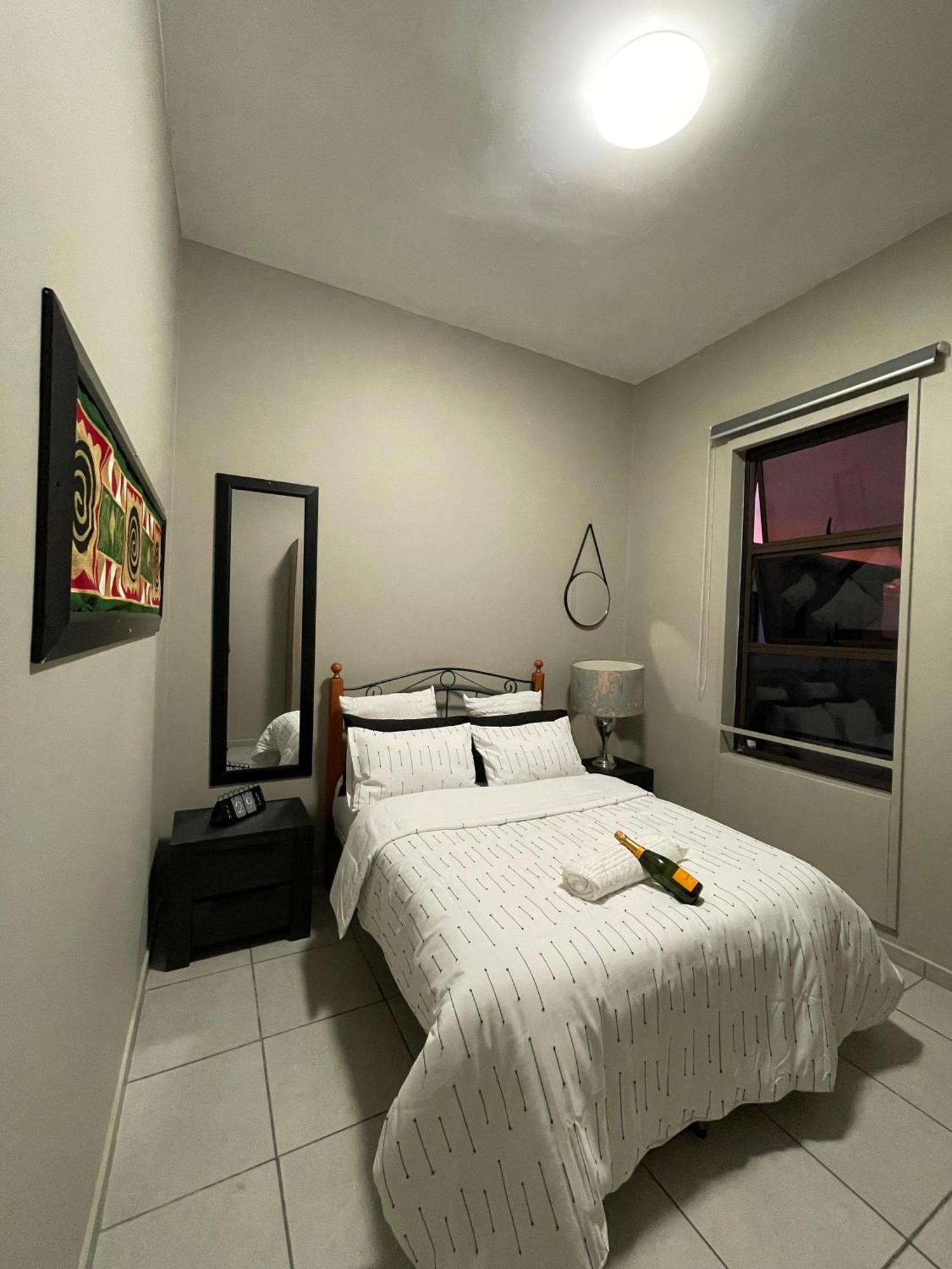 Kwathu Guest house *