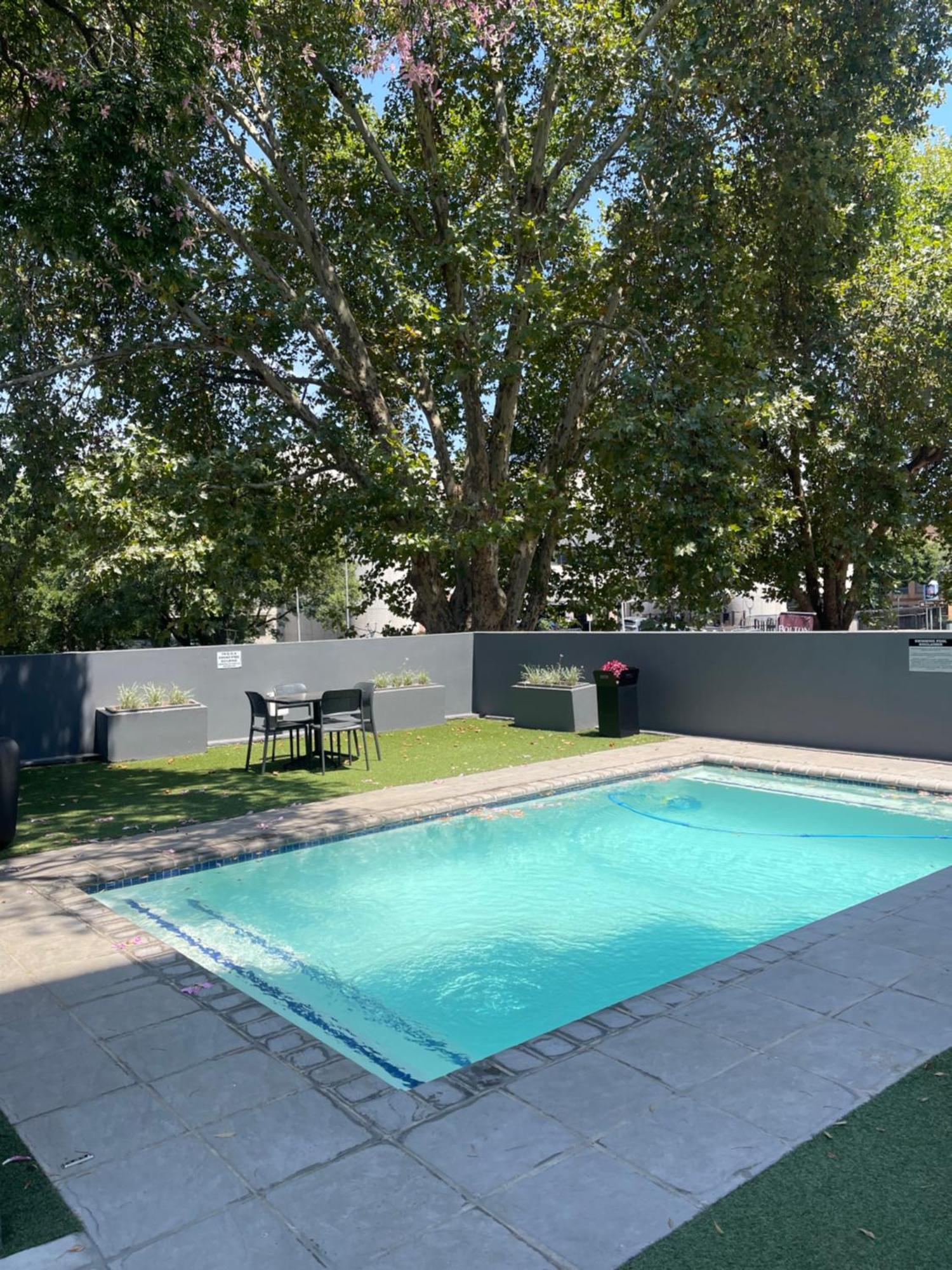 Guest house Kwathu *