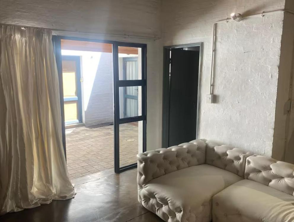 Guest house Minimalistic Craft Maboneng *