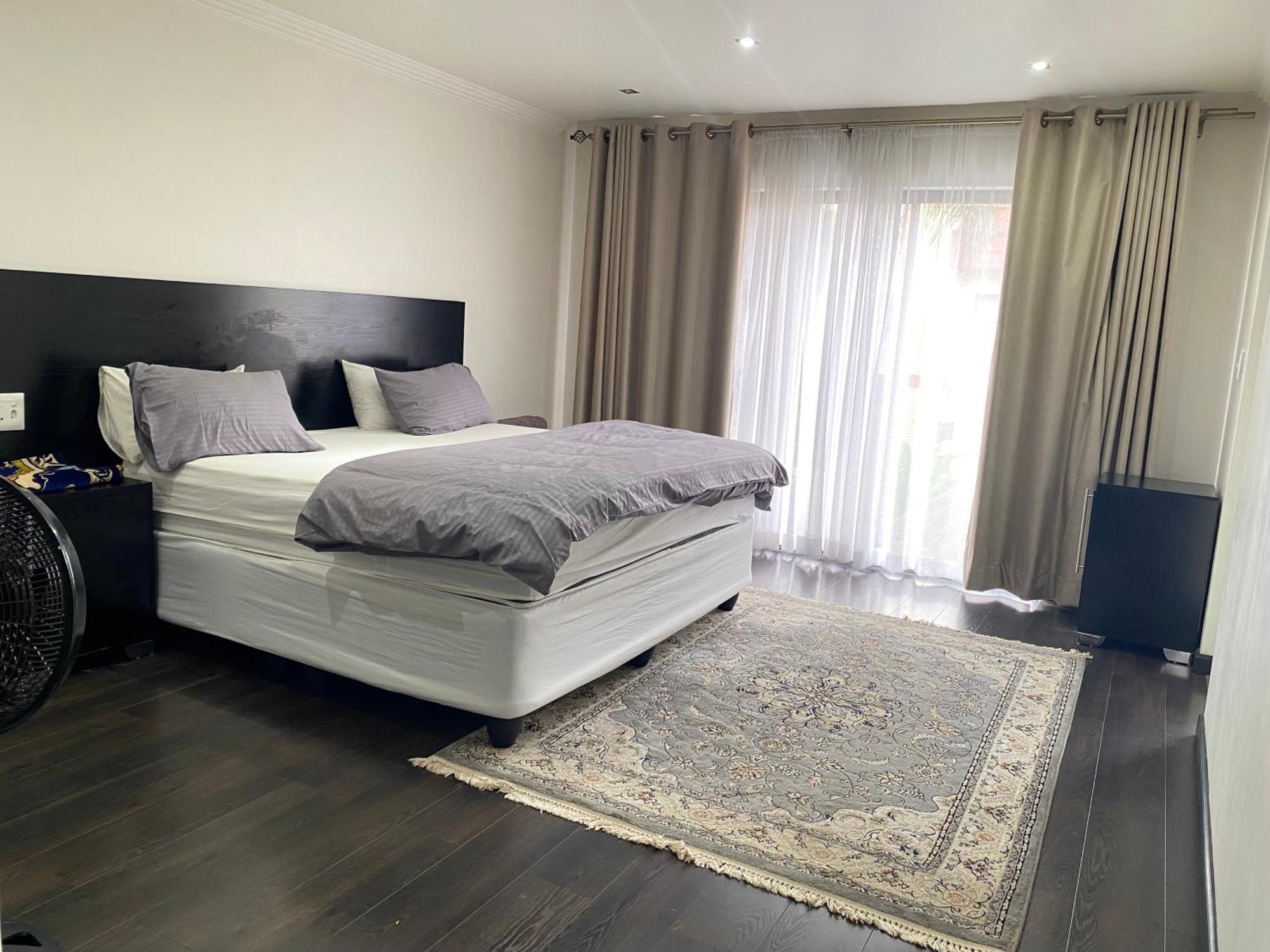 Ainushamsi * Johannesburg
