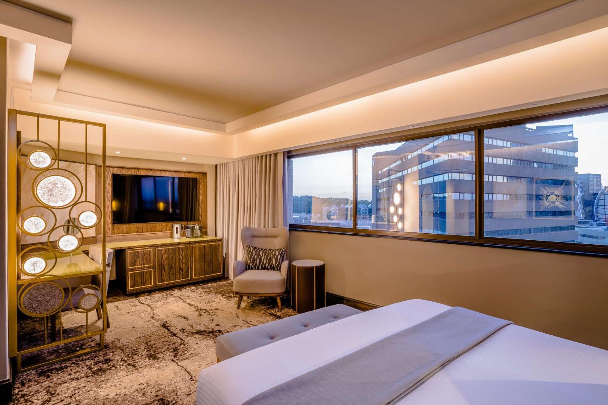 Hotel Sandton Sun And Towers 5*