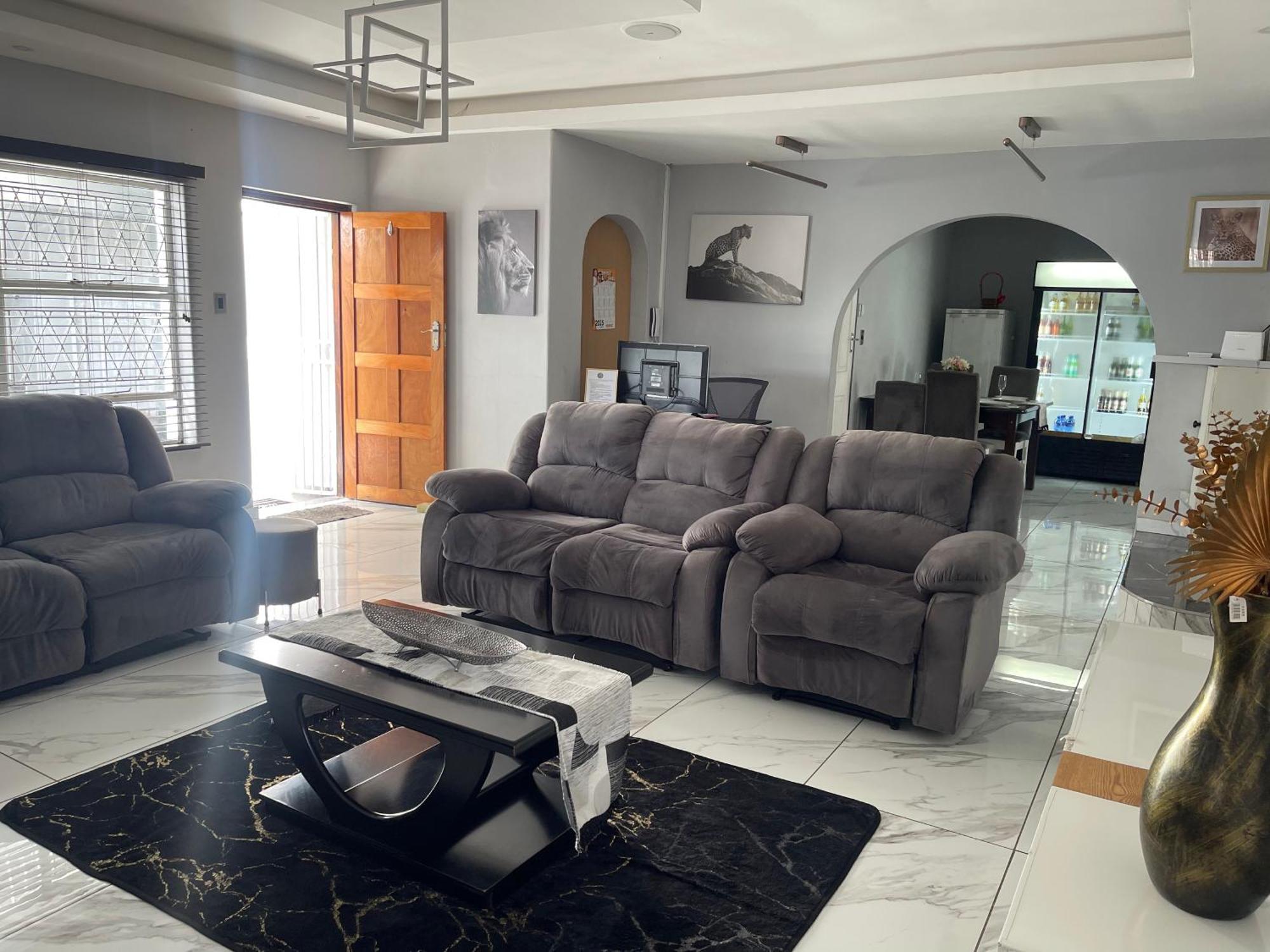 Semeni Asante Getaway Johannesburg