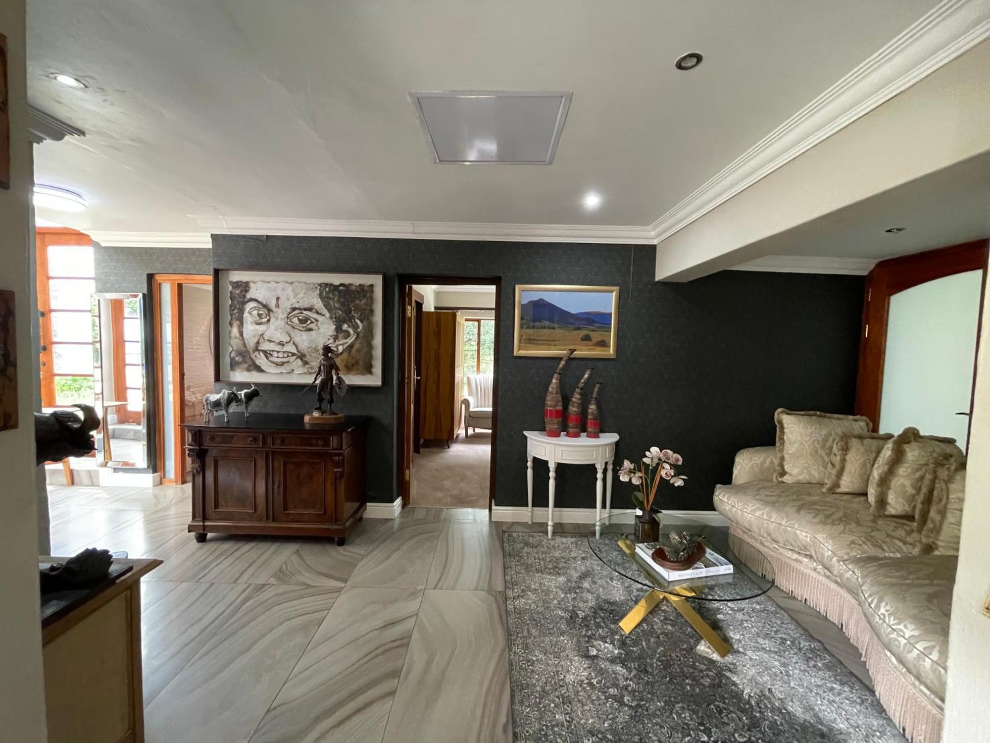 The Ridgeback, 4 Bedroom House Bryanston Nhà nghỉ