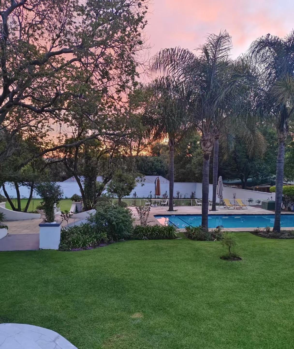 Sandton Spring Rivonia 3*