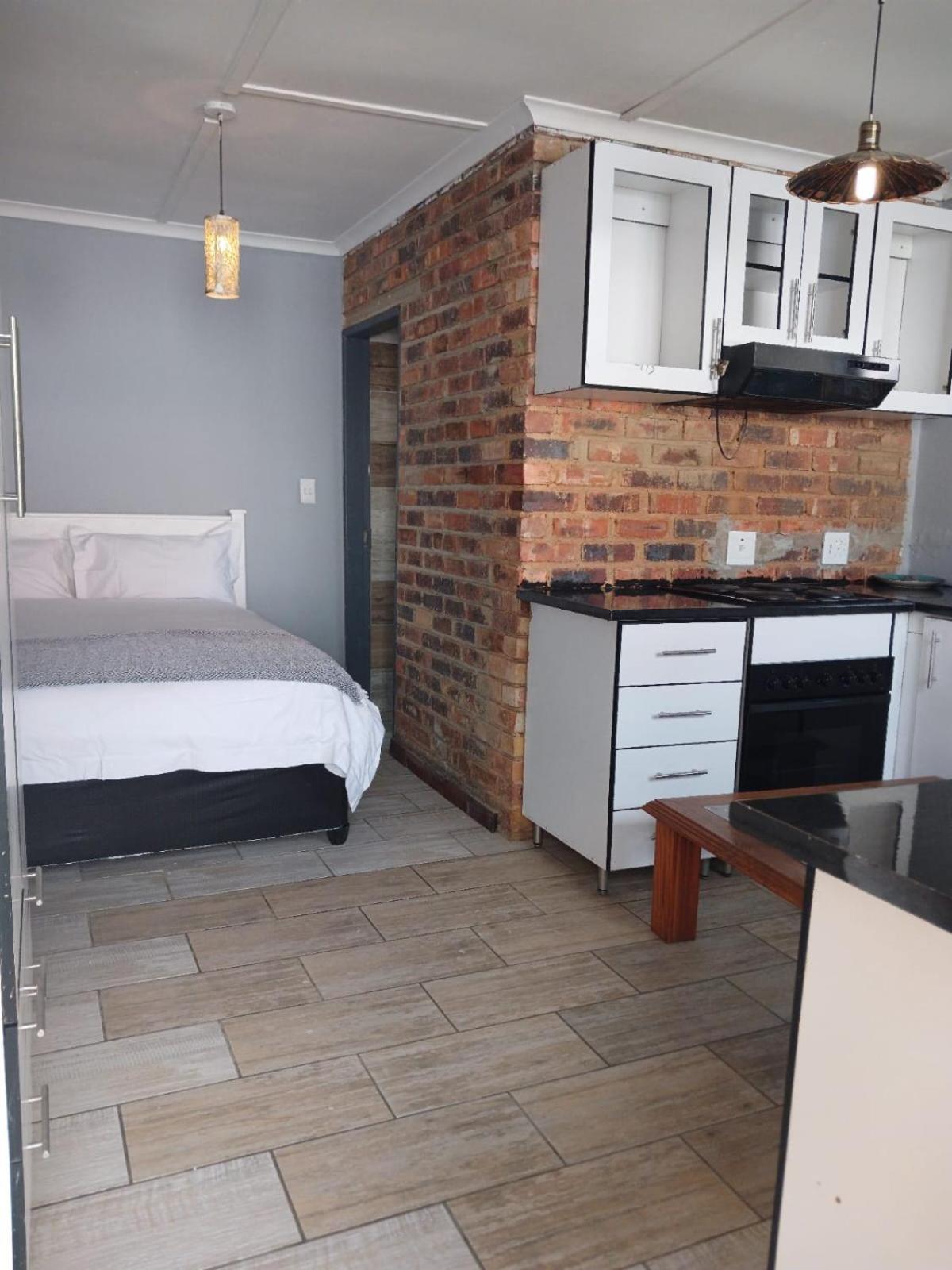 Coty And Reuben's * Johannesburg