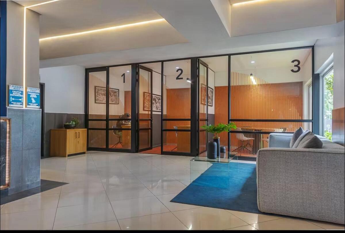 Executive Apartment, Rosebank , * Johannesburg