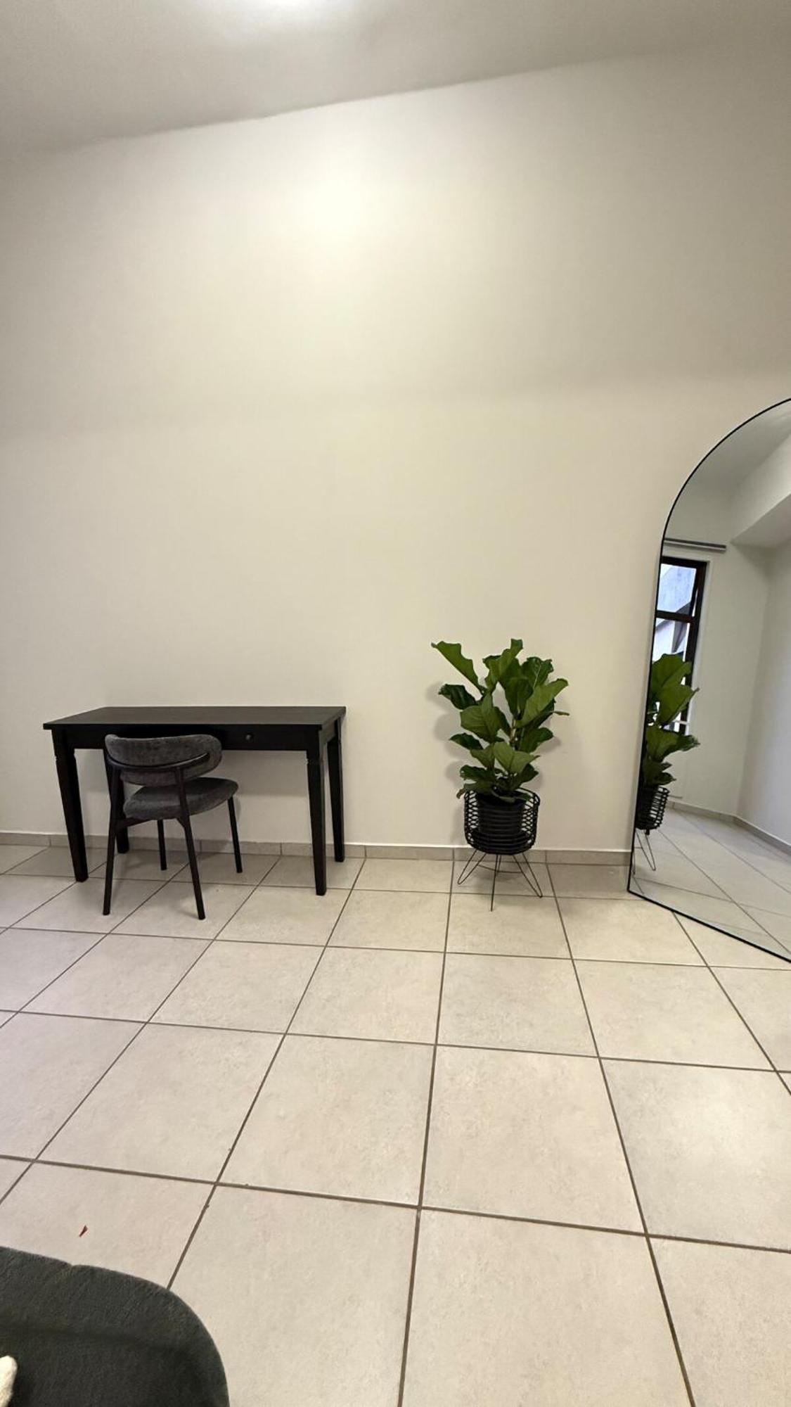 Executive Apartment, Rosebank , Apartment *