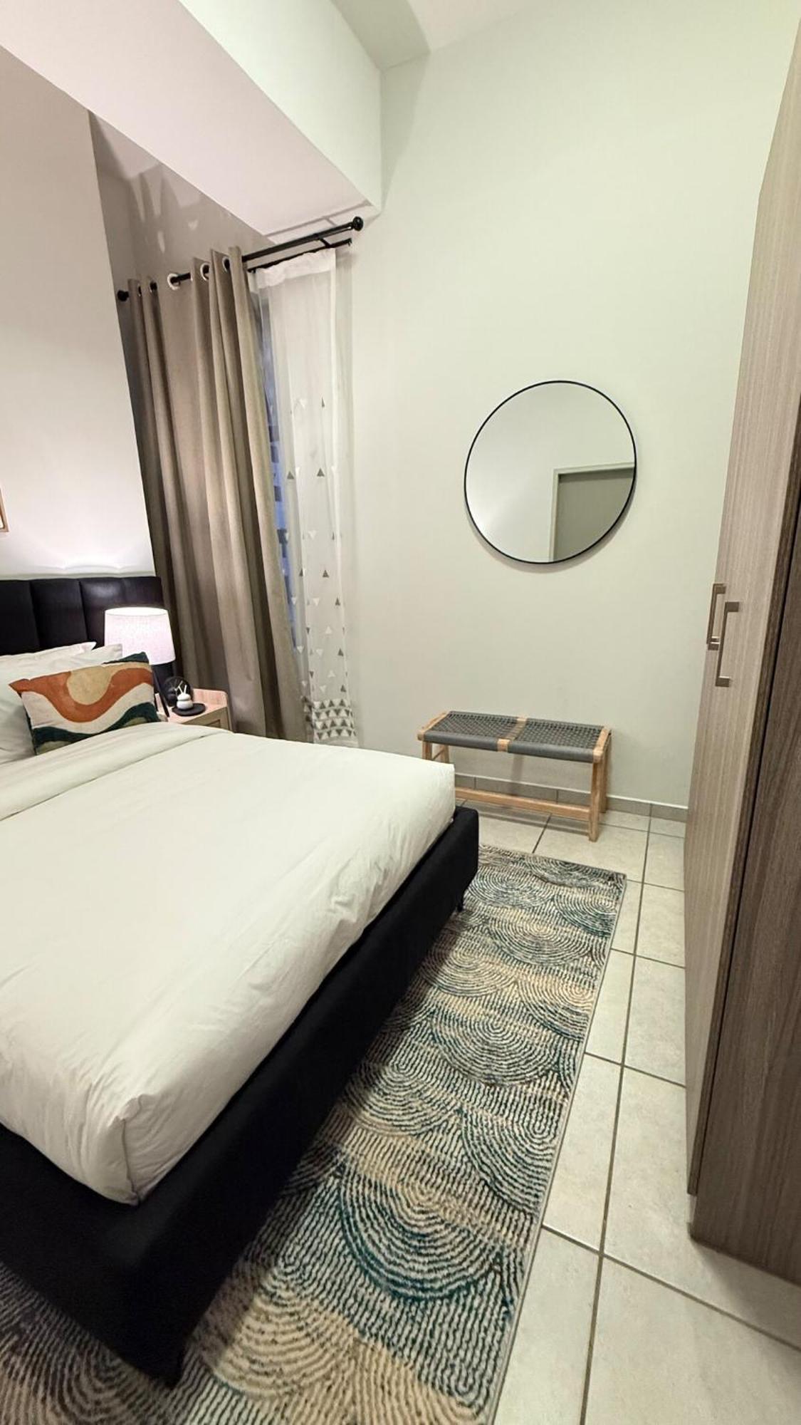 Executive Apartment, Rosebank ,