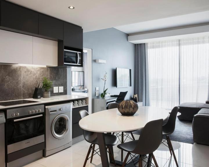 1 Bedroom Luxury In Luxury & In Sandton Hotel Johannesburg