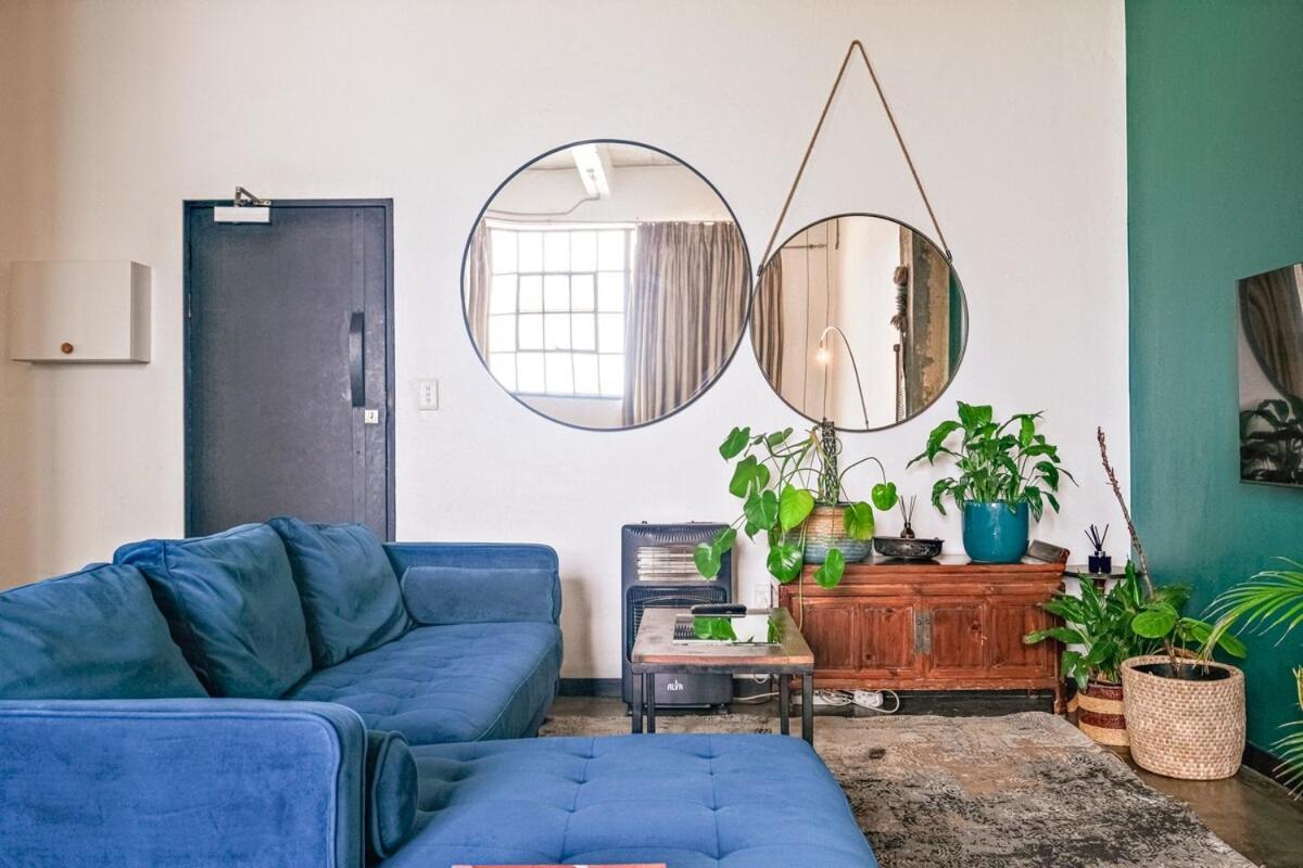 Artsy Apartment *