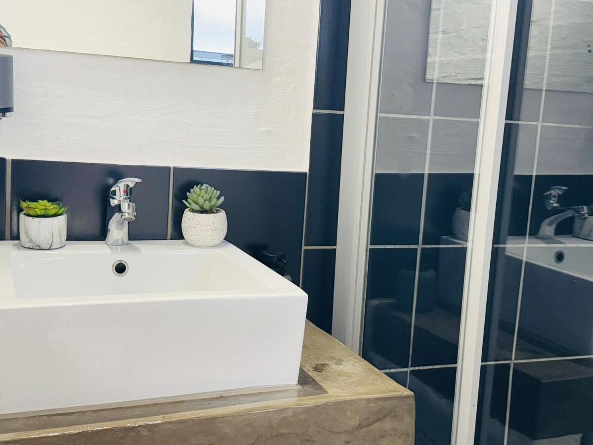 The Nook At Maboneng -24hr Security, Wifi, Cozy Apartment *