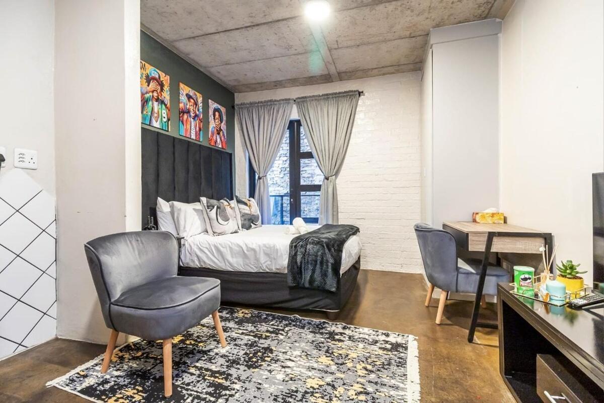 Cosy 103 Building In Maboneng, With Free Wifi