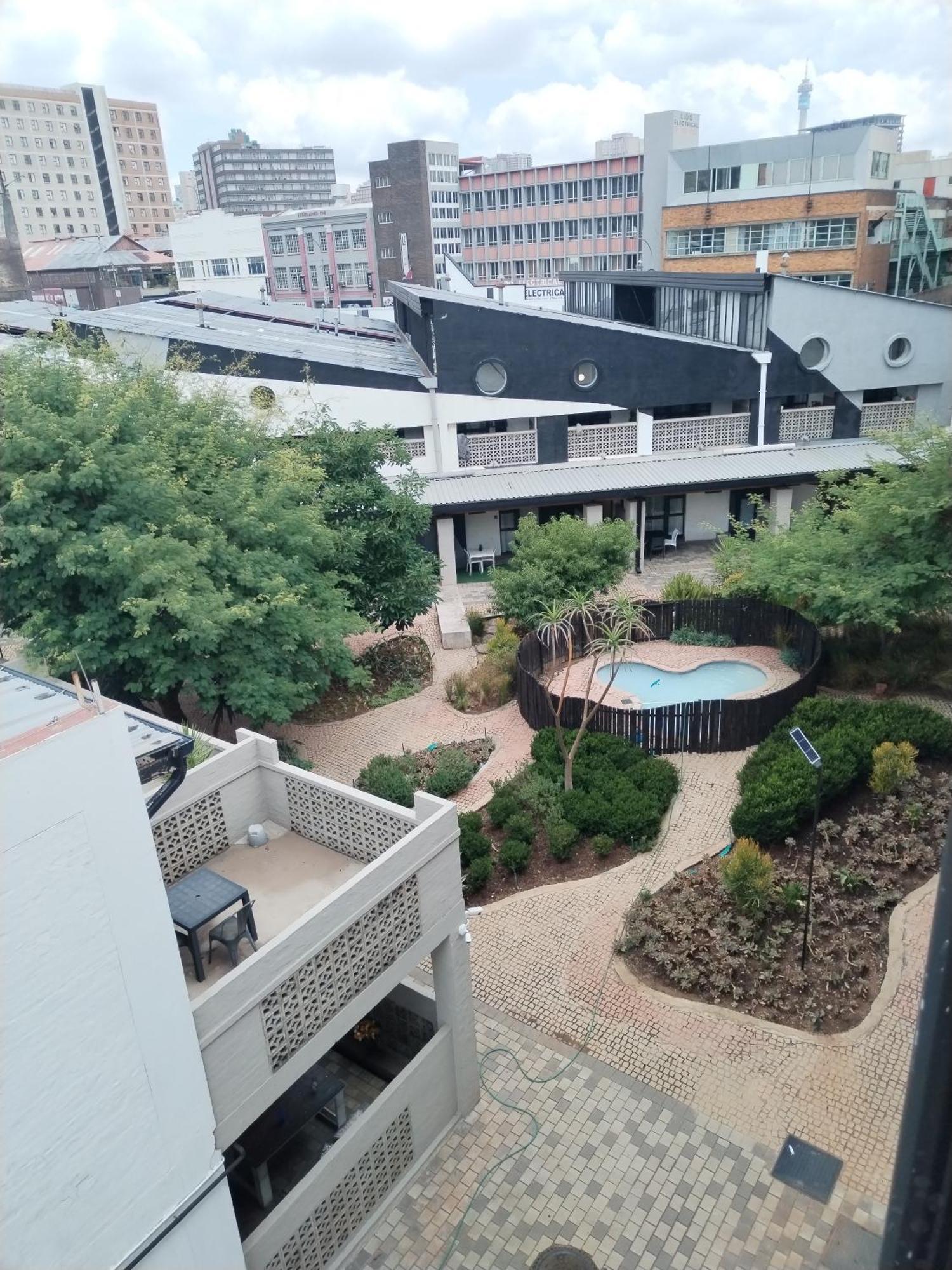 Maboneng On Main - Uncapped Wi-fi Apartment *