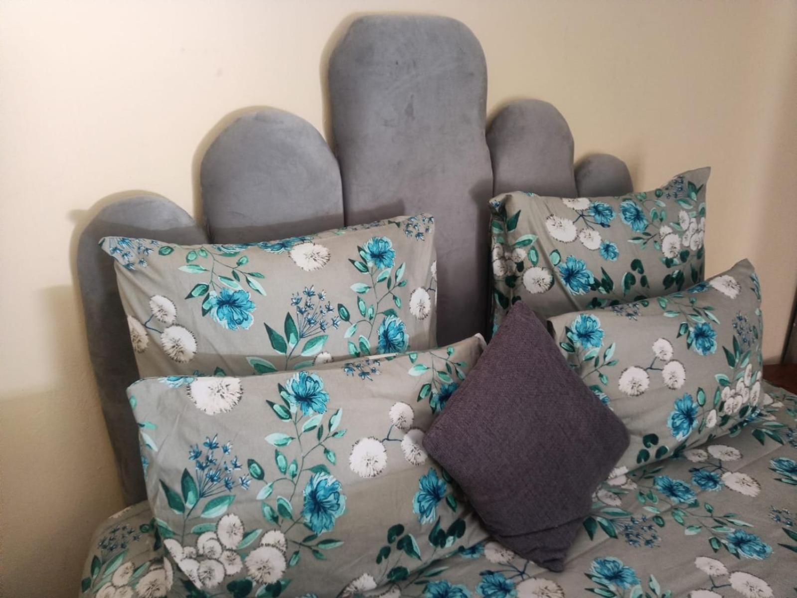 St. Michael And The Queens Bed & Breakfast *