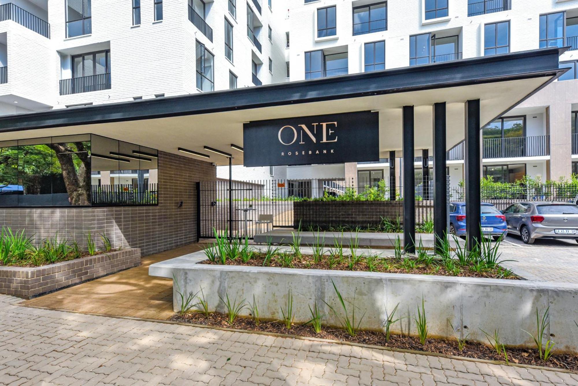 One Rosebank Apartment *