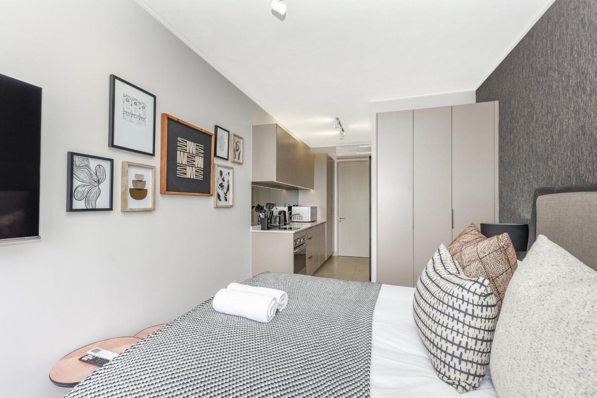 One Rosebank Apartment Johannesburg