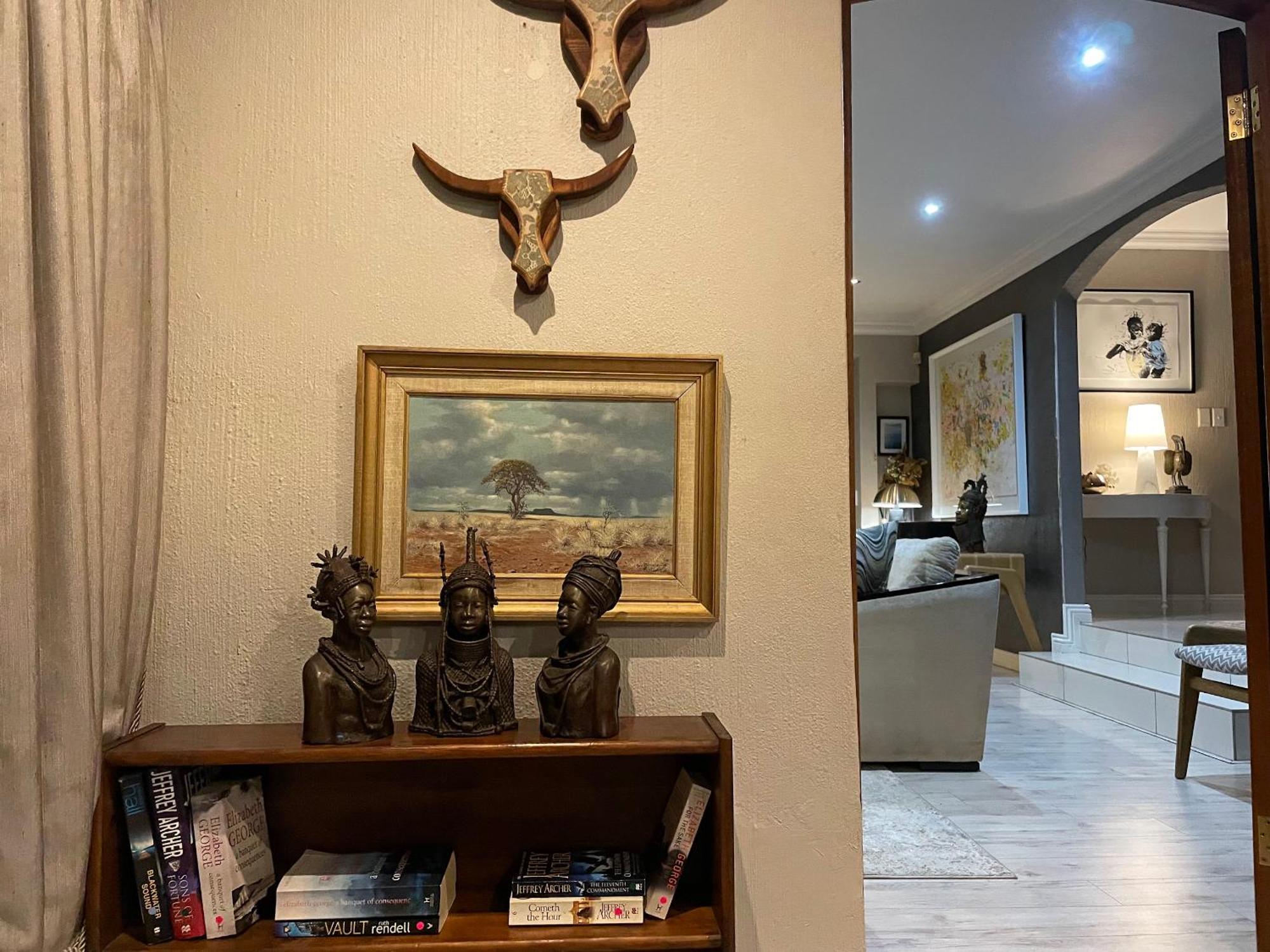 The Ridgeback, 4 Bedroom House Bryanston Holiday home *