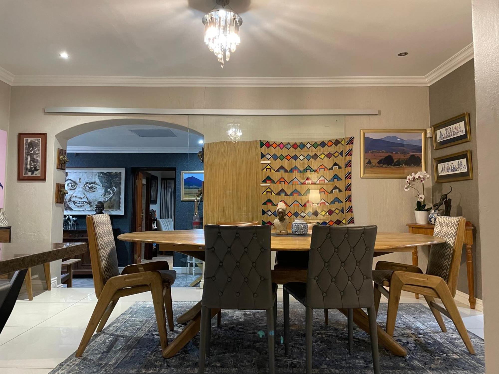 The Ridgeback, 4 Bedroom House Bryanston Holiday home Johannesburg