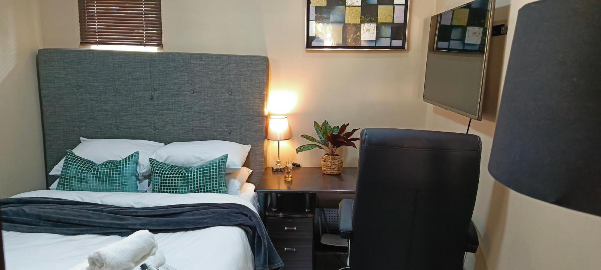 Veelux Self Catering Apartment-wifi-netflix Apartment
