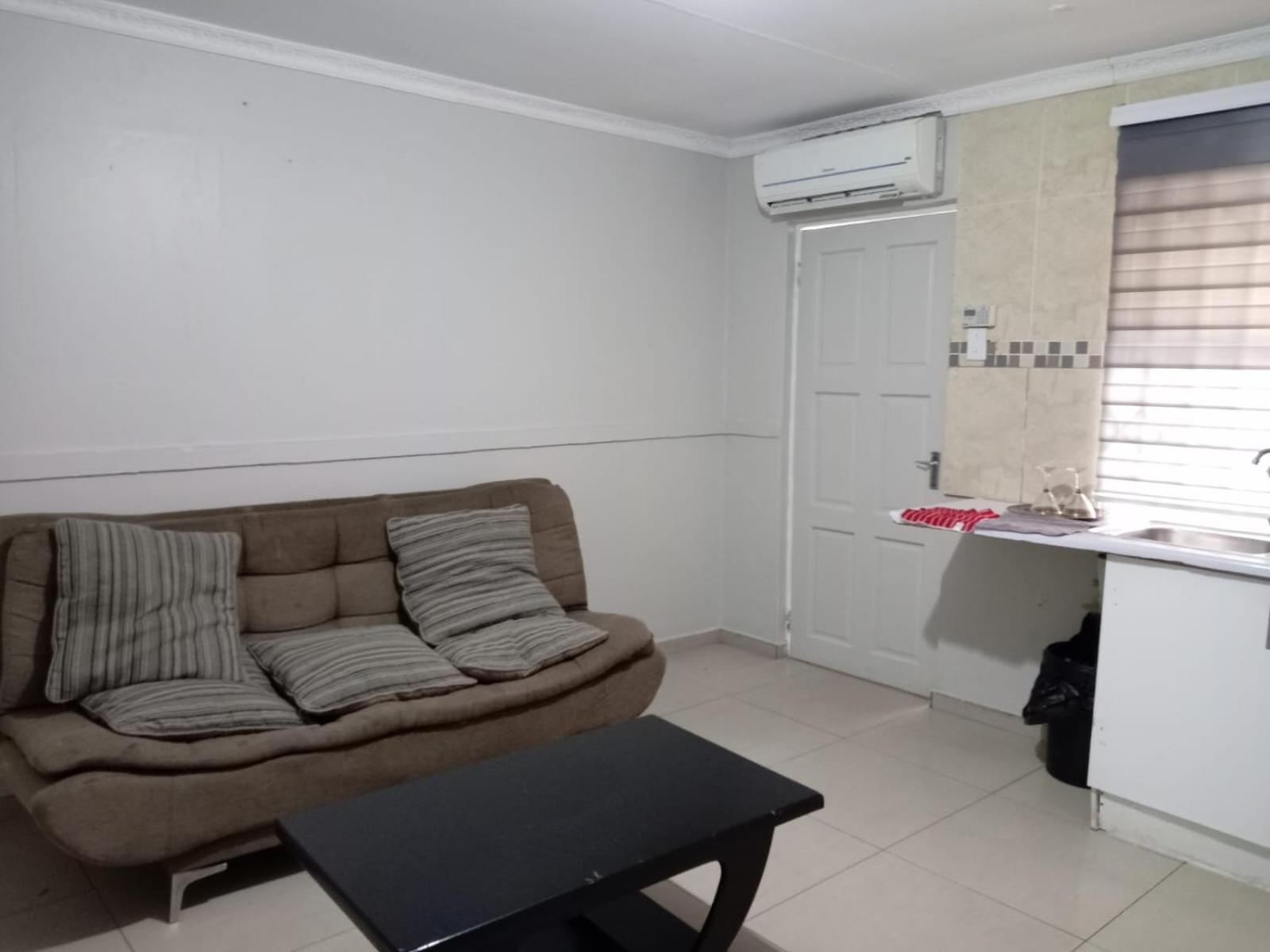 Gold Crown Room And Parlour Self-Catering Apartment With Balcony, Netflix & Youtube Aparthotel
