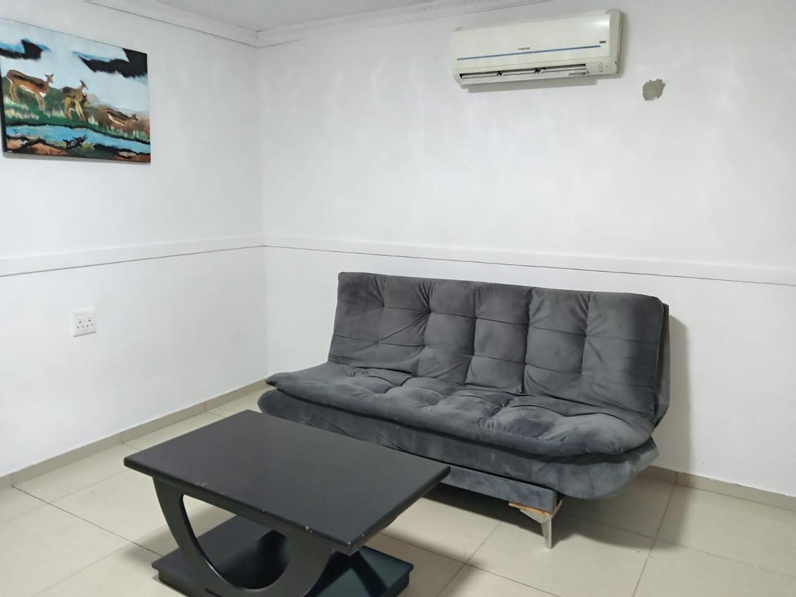 Aparthotel Gold Crown Room And Parlour Self-Catering Apartment With Balcony, Netflix & Youtube